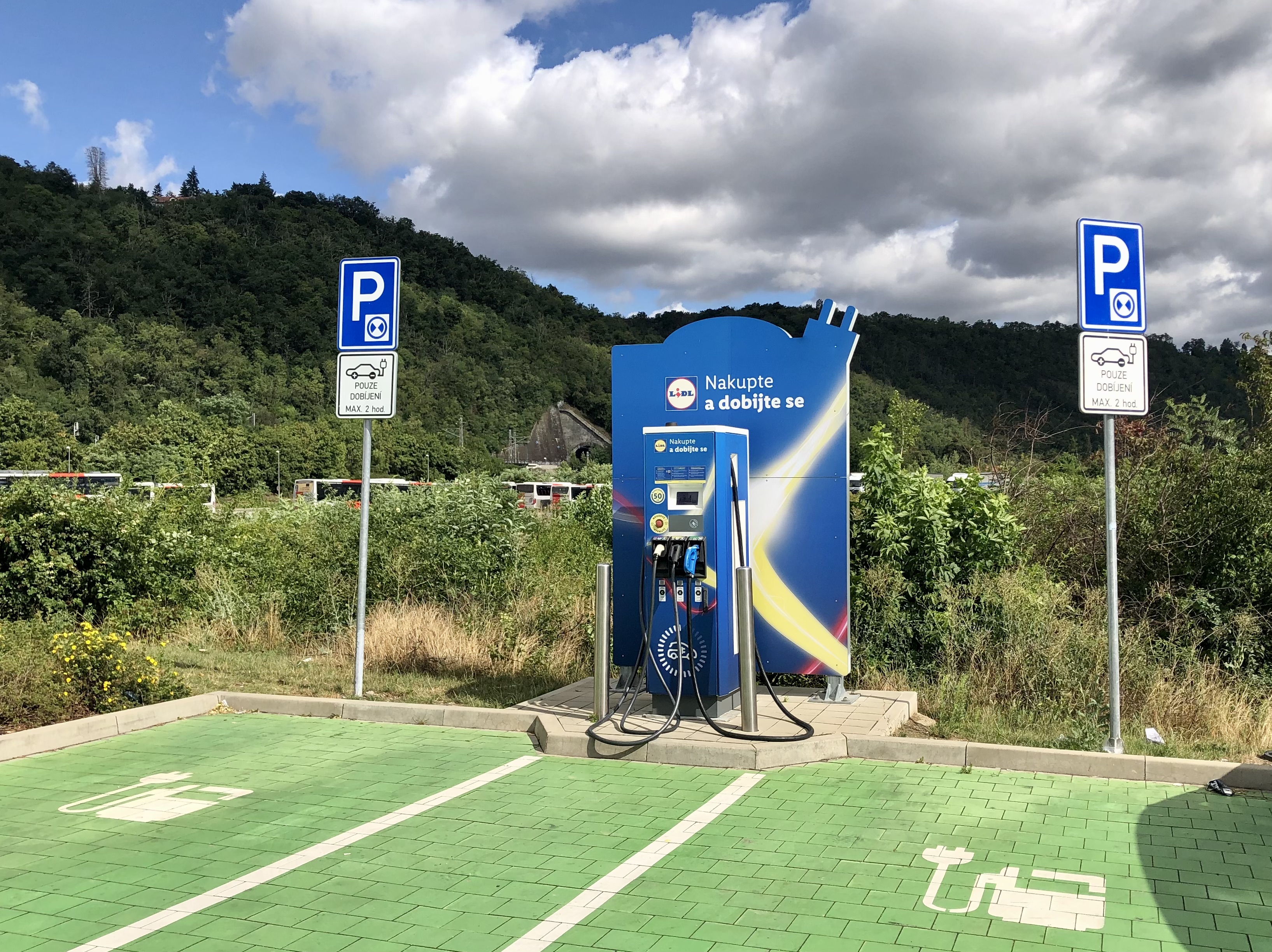 Nabíjecí stanice Lidl