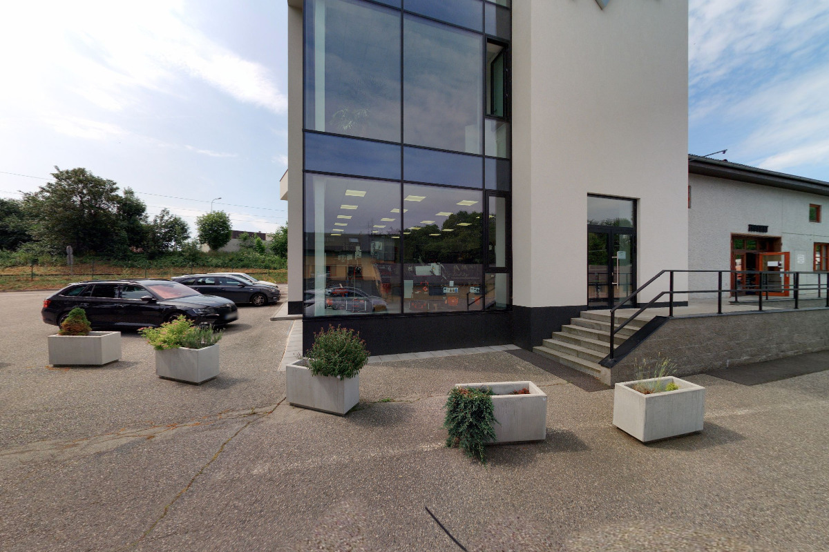 Barvy laky Na Dolech