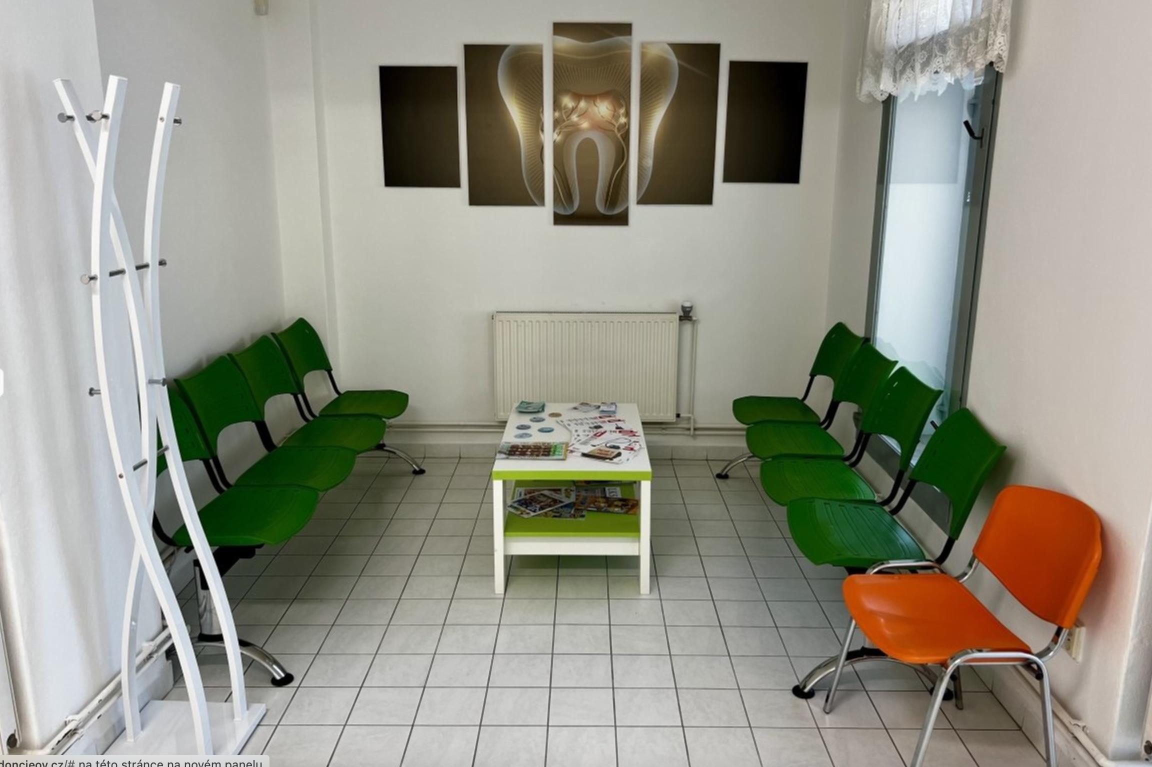 Bc. Lenka Hanuschová - Dentální hygiena foto 1