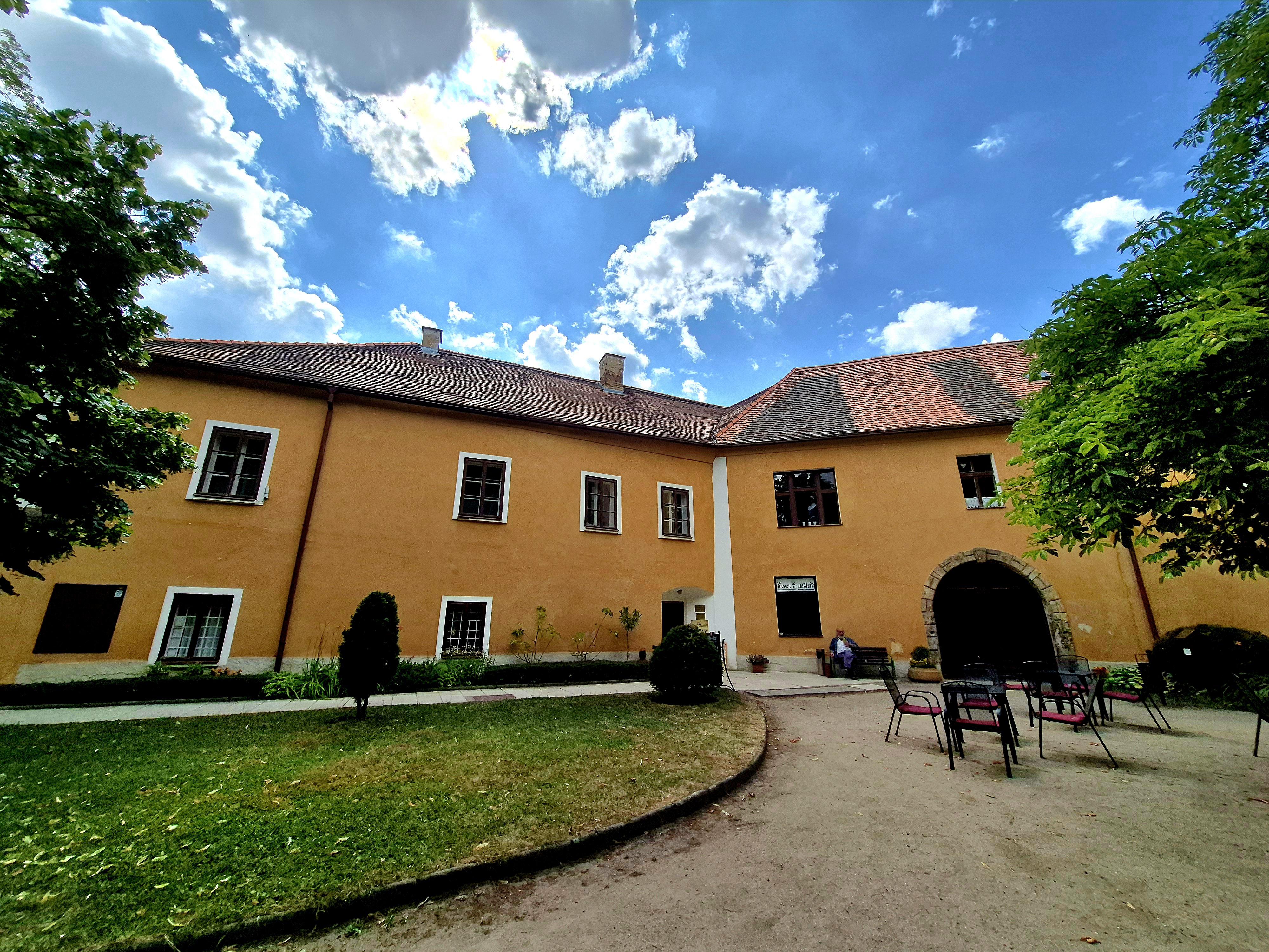 Kiosek v kláštěře foto 3