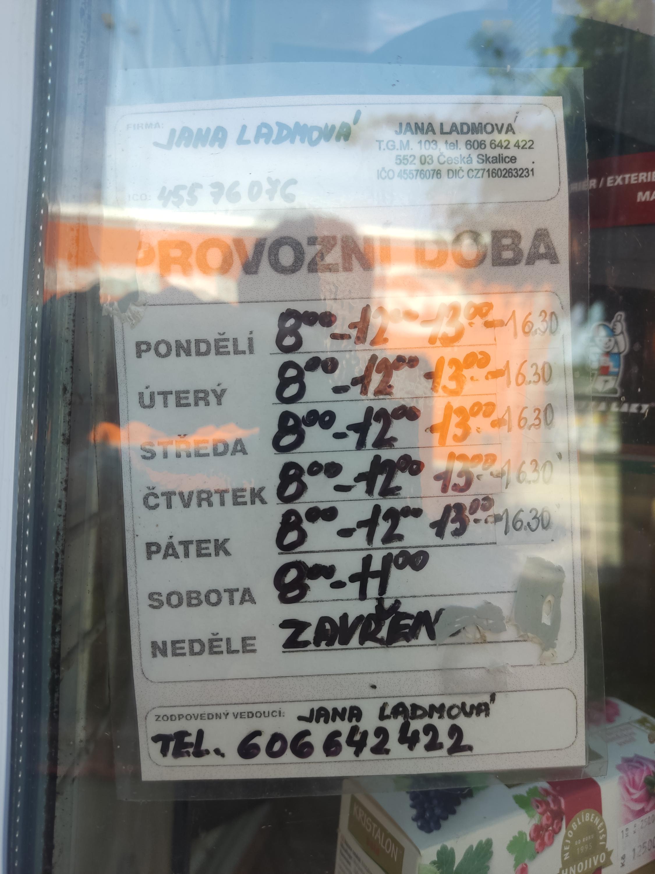 Barvy laky Jana Ladmová foto 3