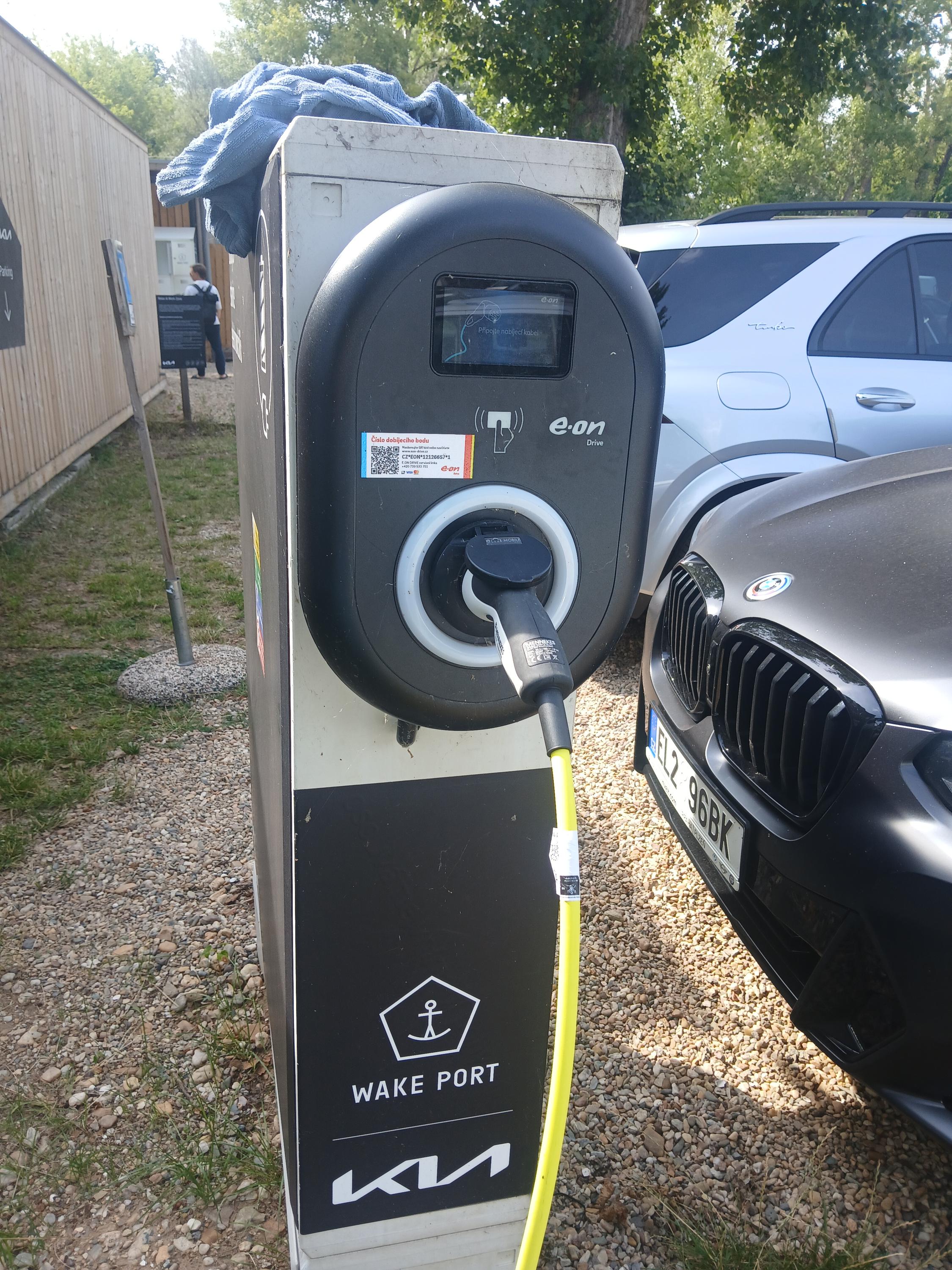 Dobíjecí stanice E.ON foto 4