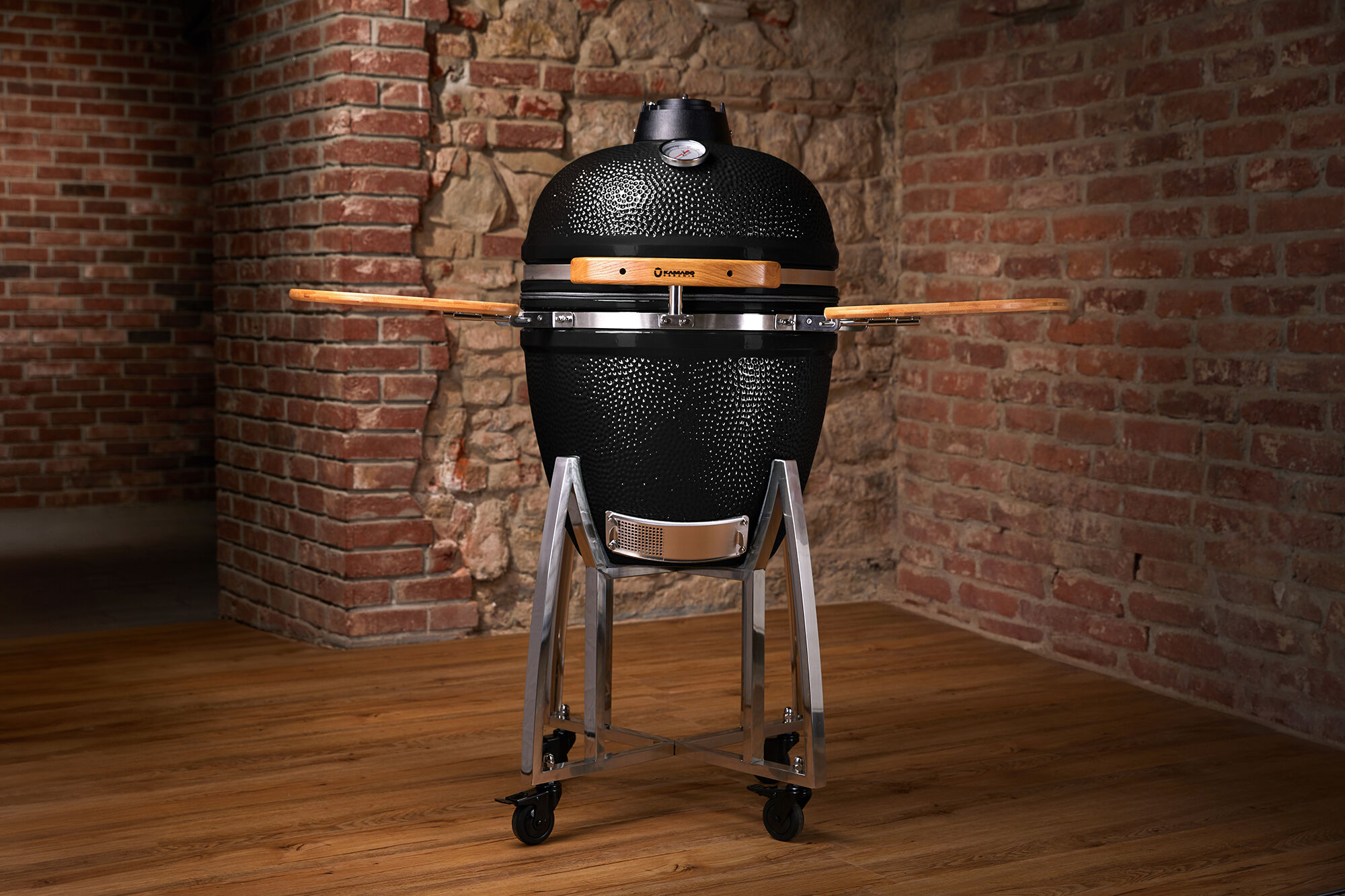 Černý keramický gril KODIAK ve zvýhodněném SETU