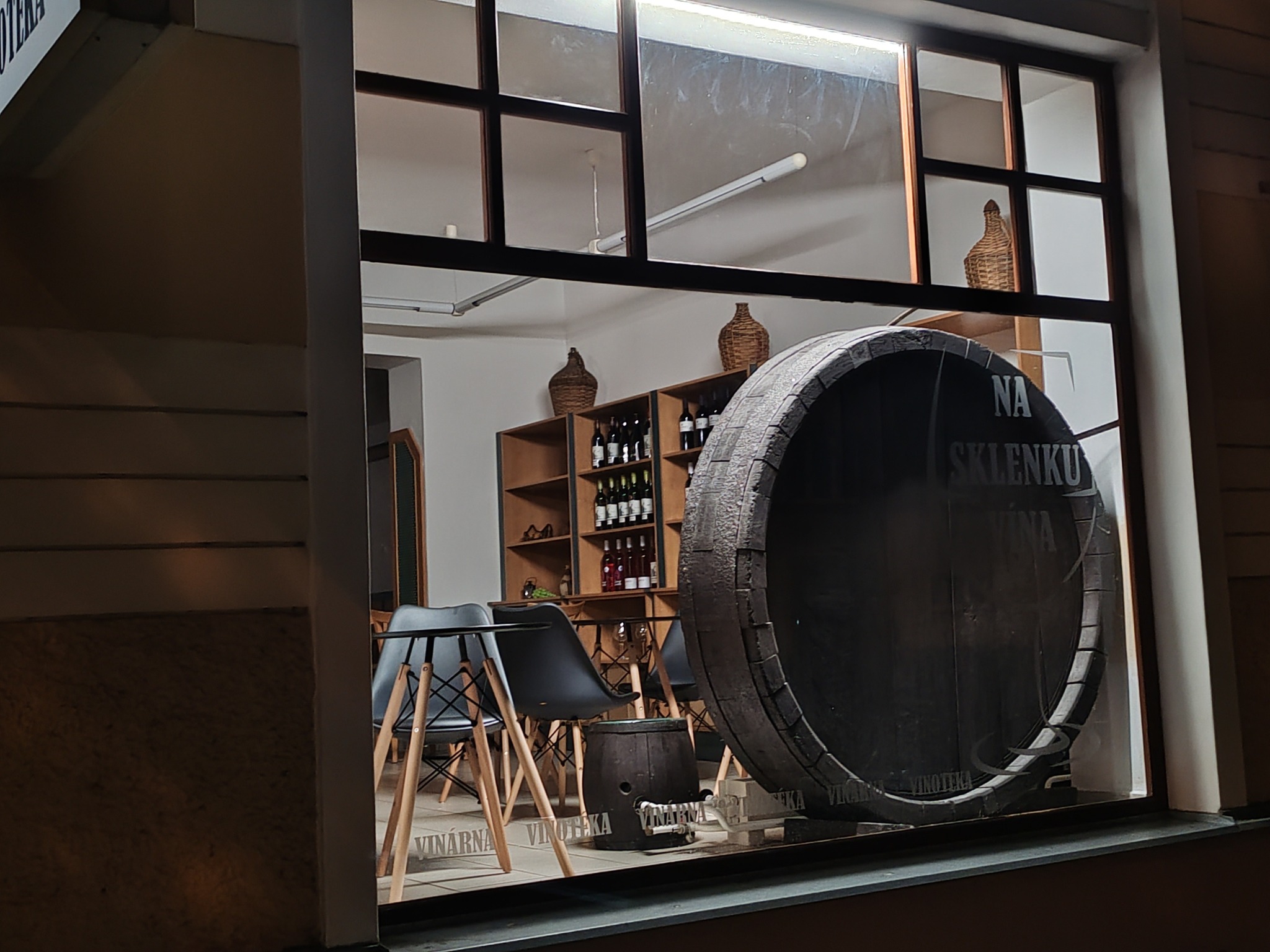 Na sklenku vína foto 3