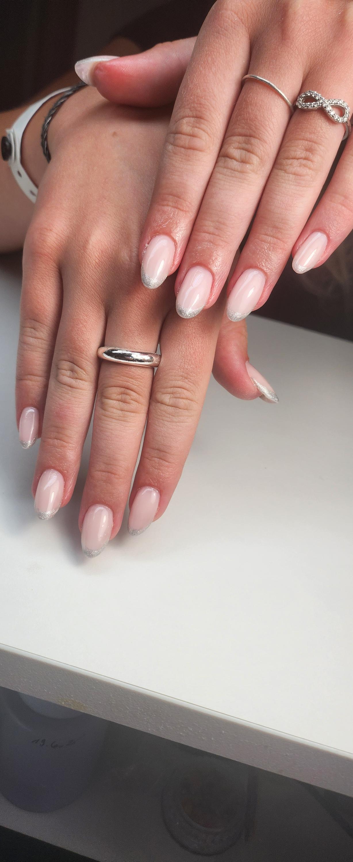 Moni nails - modeláž nehtů a pedikúra foto 2
