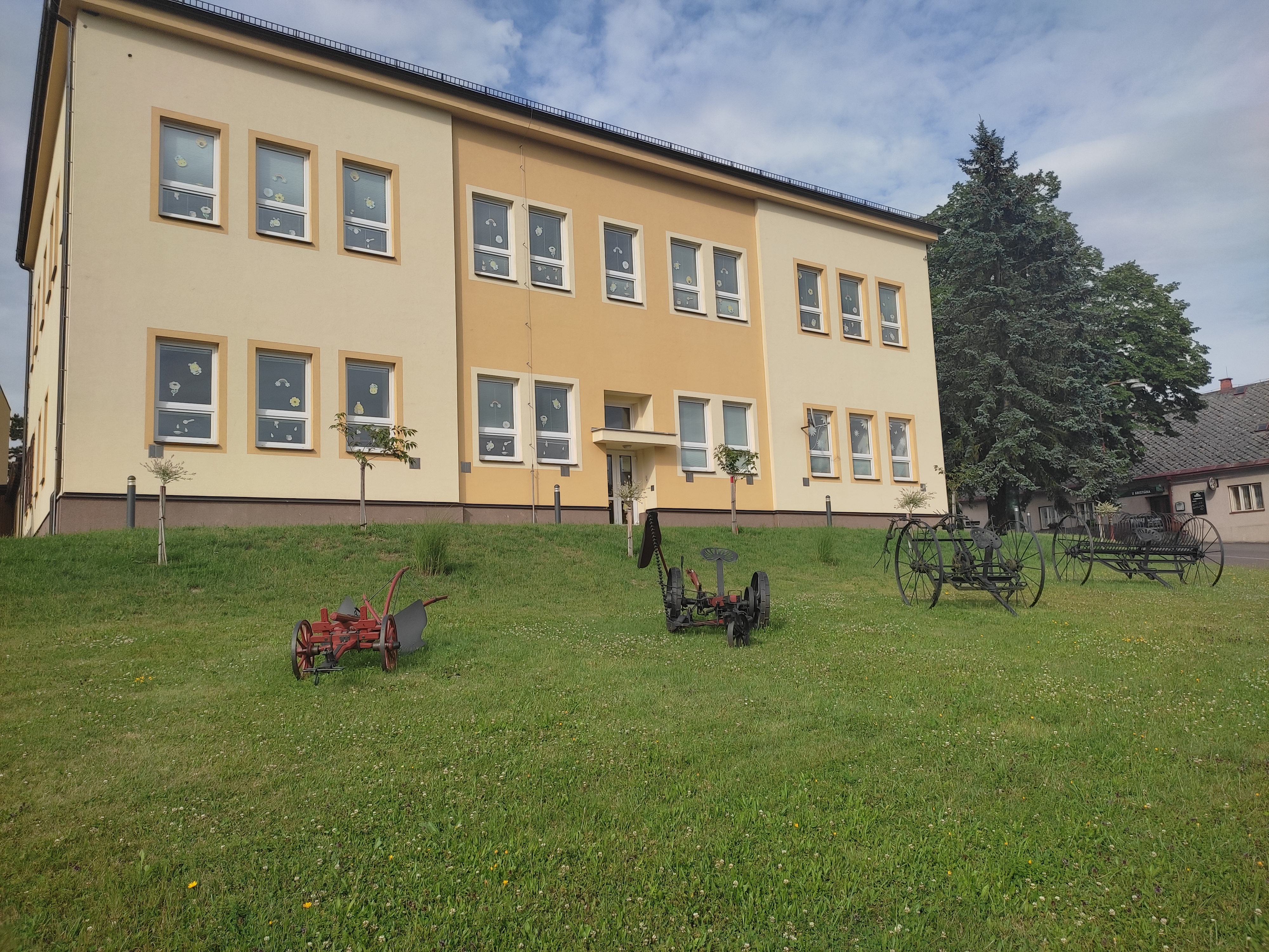 Základní škola a Mateřská škola Líšnice, okres Ústí nad Orlicí foto 3