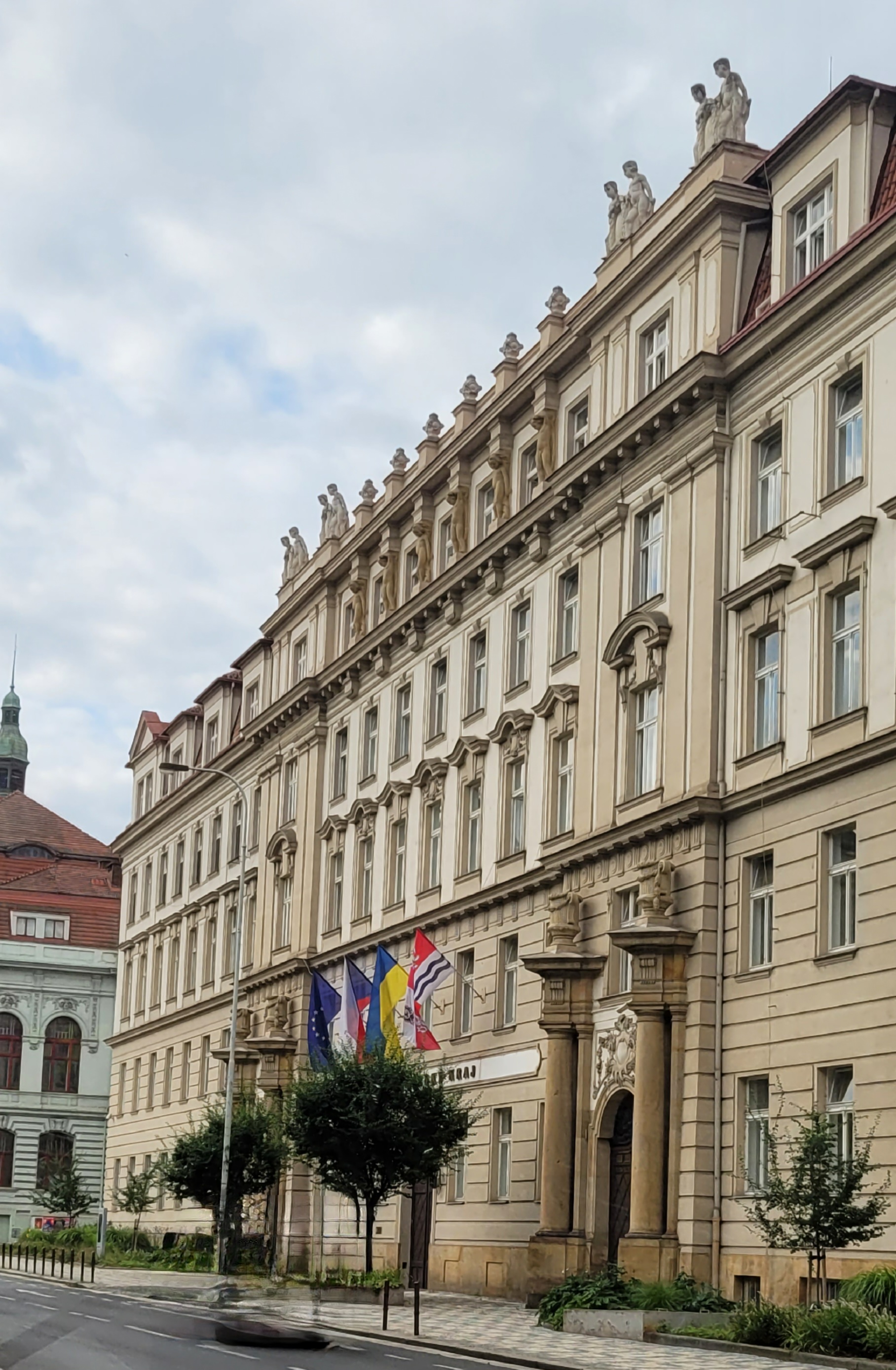 Krajský úřad Středočeského kraje foto 2