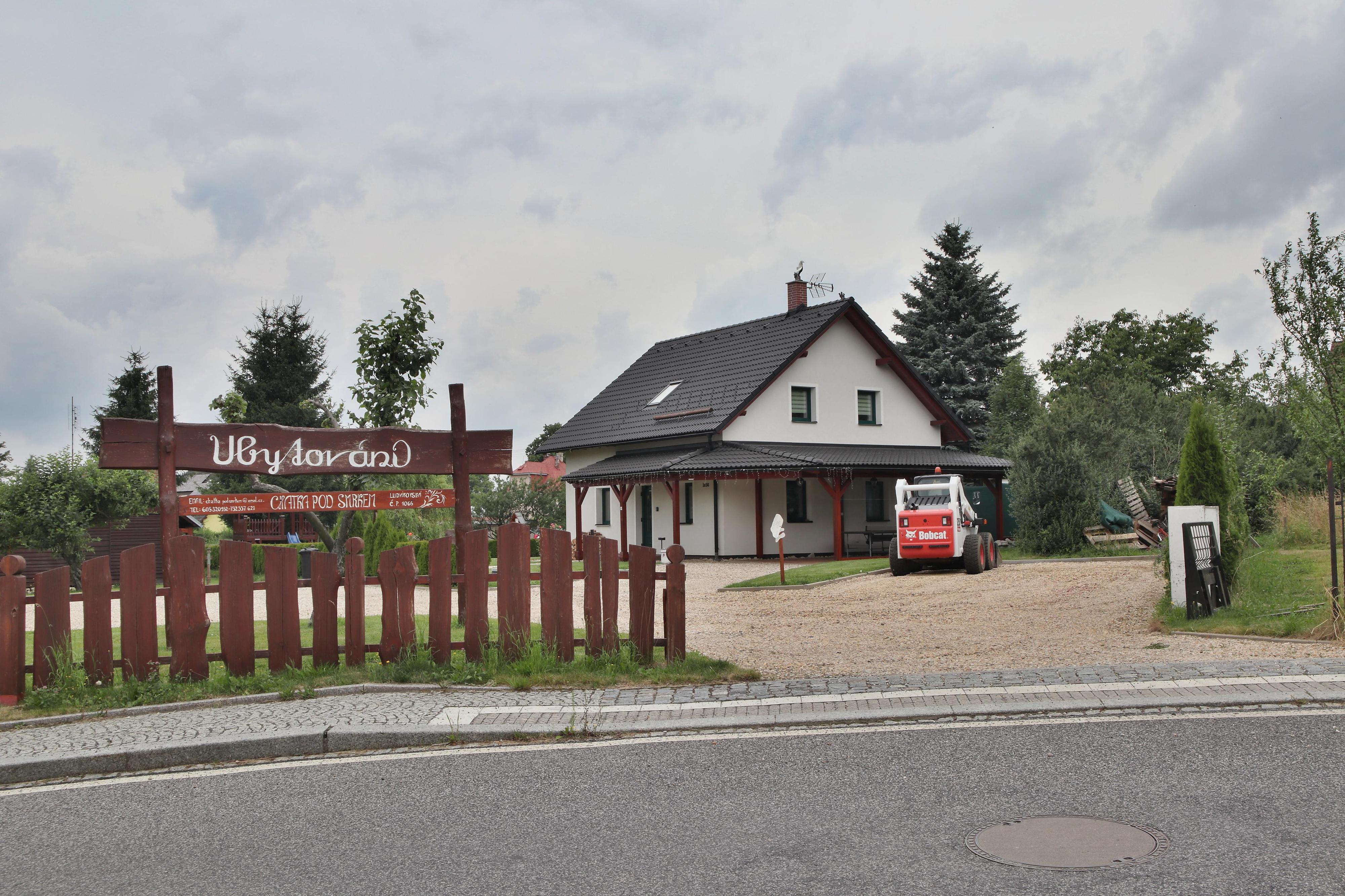 Dům a chatka pod Smrkem