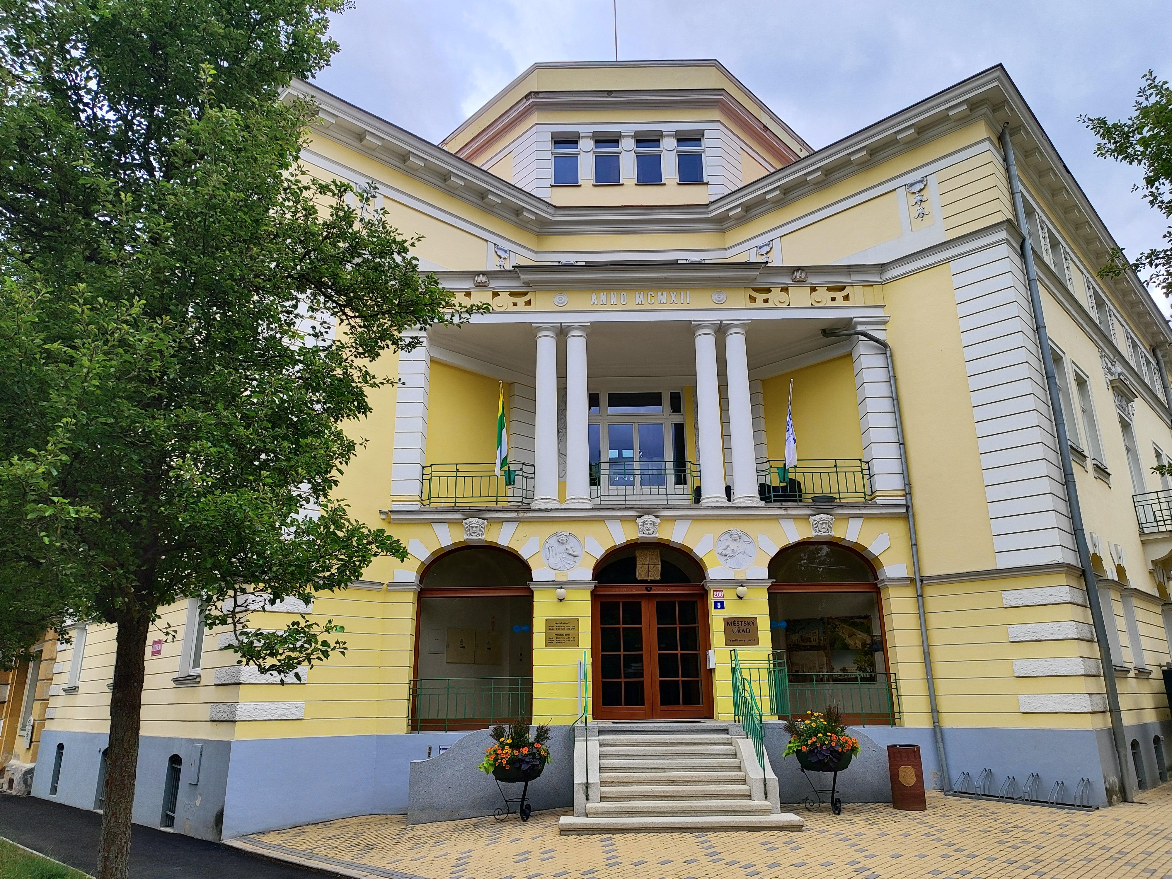 Františkovy Lázně - městský úřad foto 3