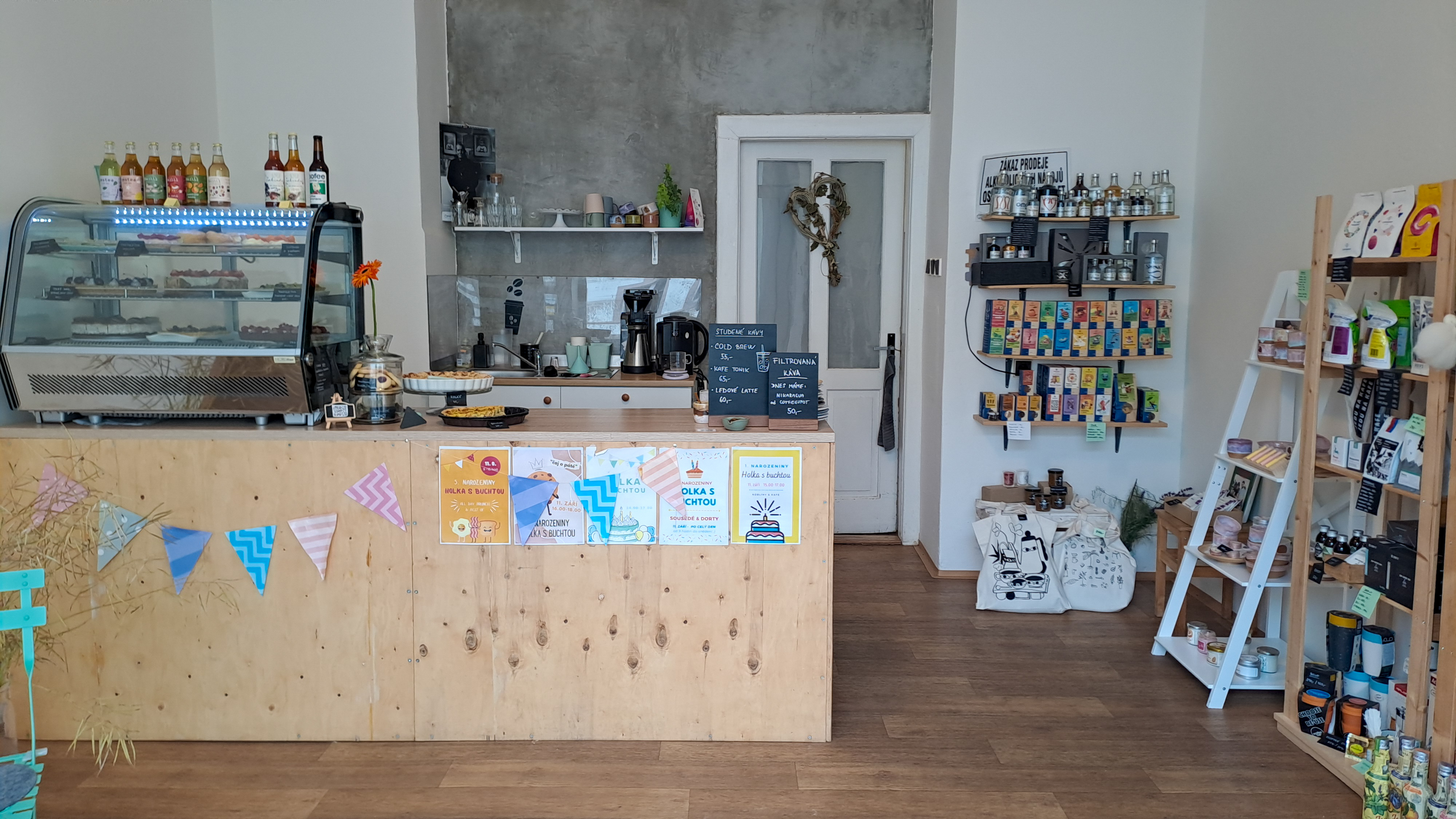 Holka s buchtou foto 4