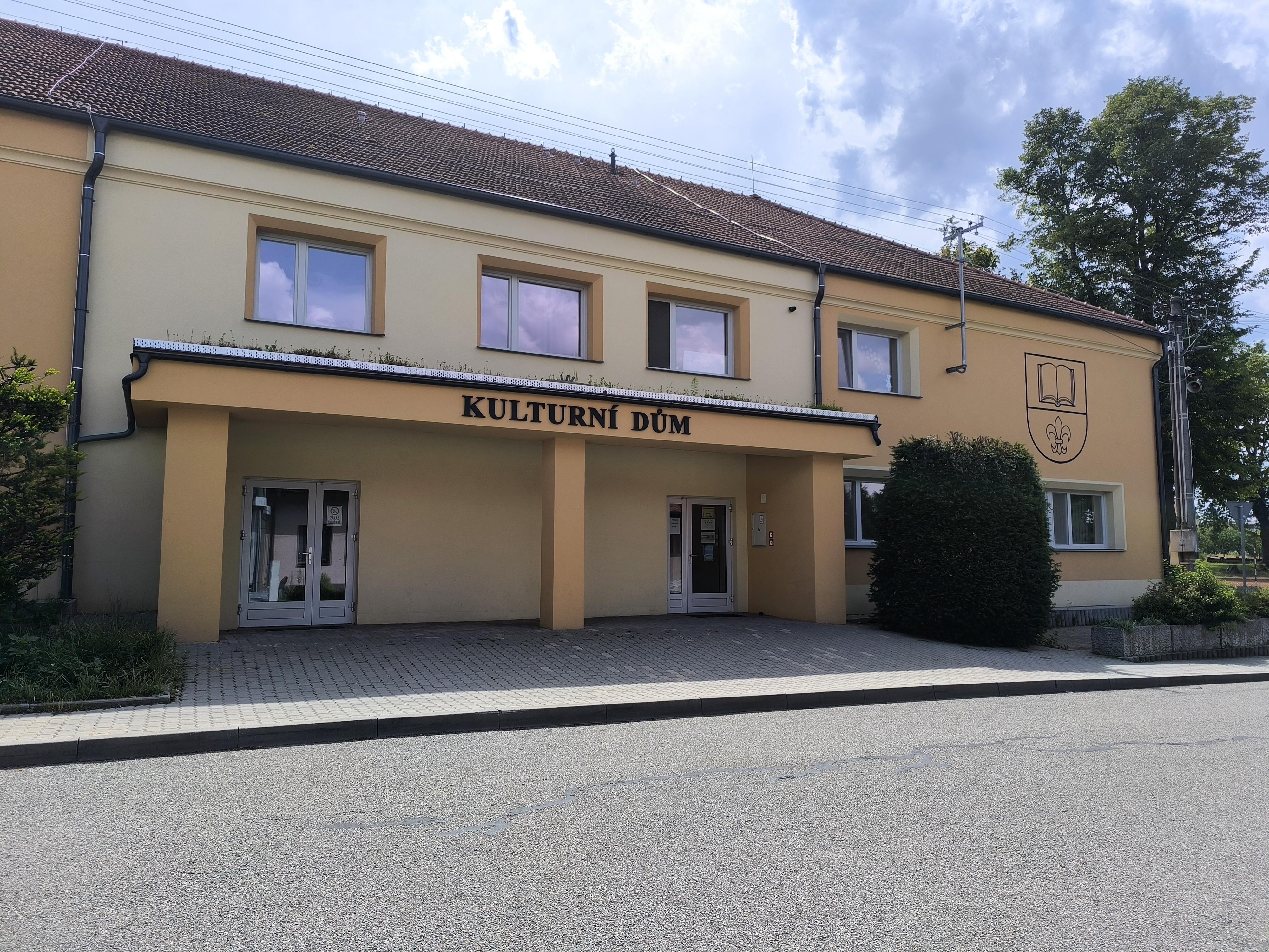 Blažovice - obecní úřad foto 2
