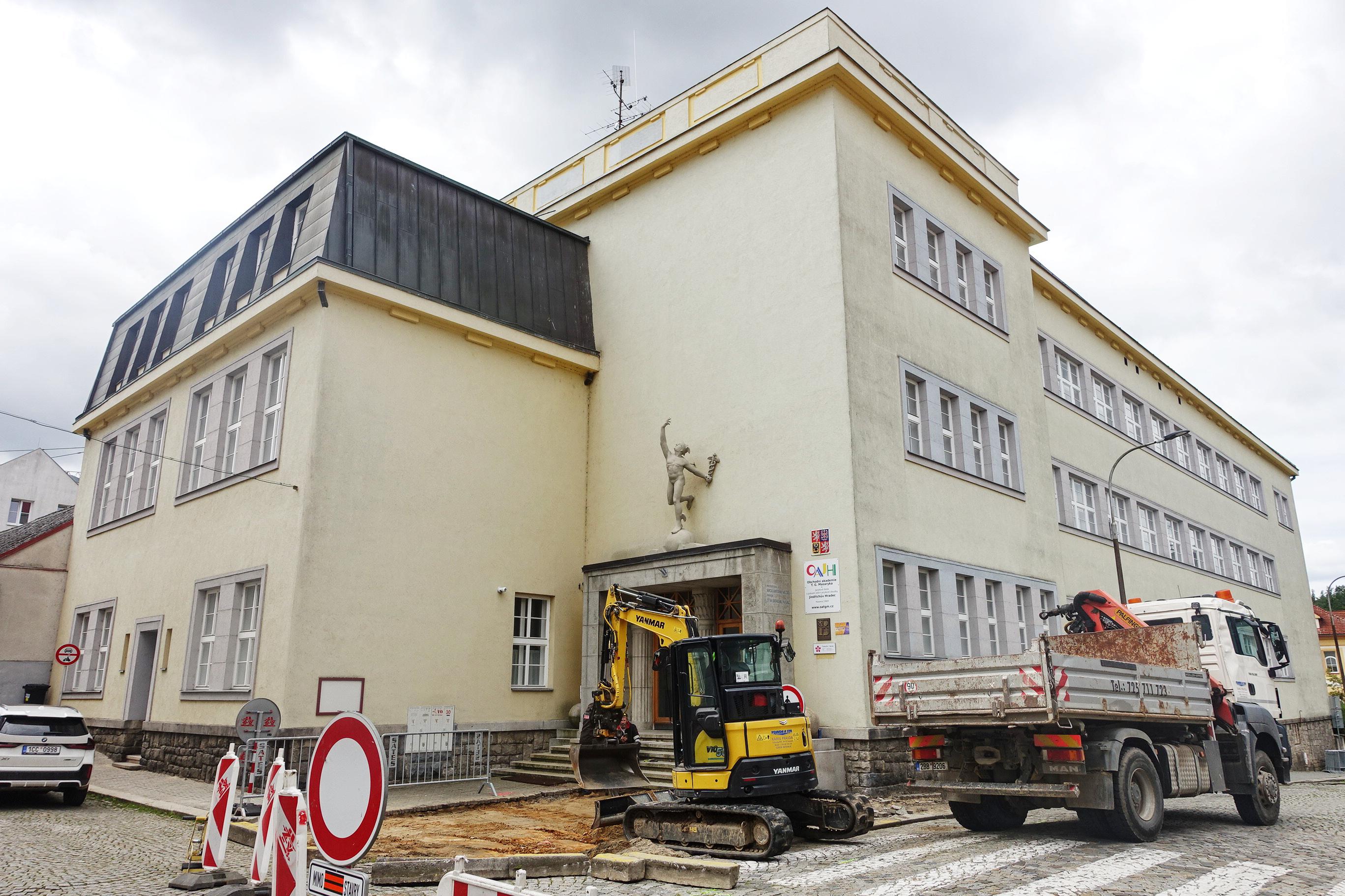 Obchodní akademie T. G. Masaryka Jindřichův Hradec foto 2