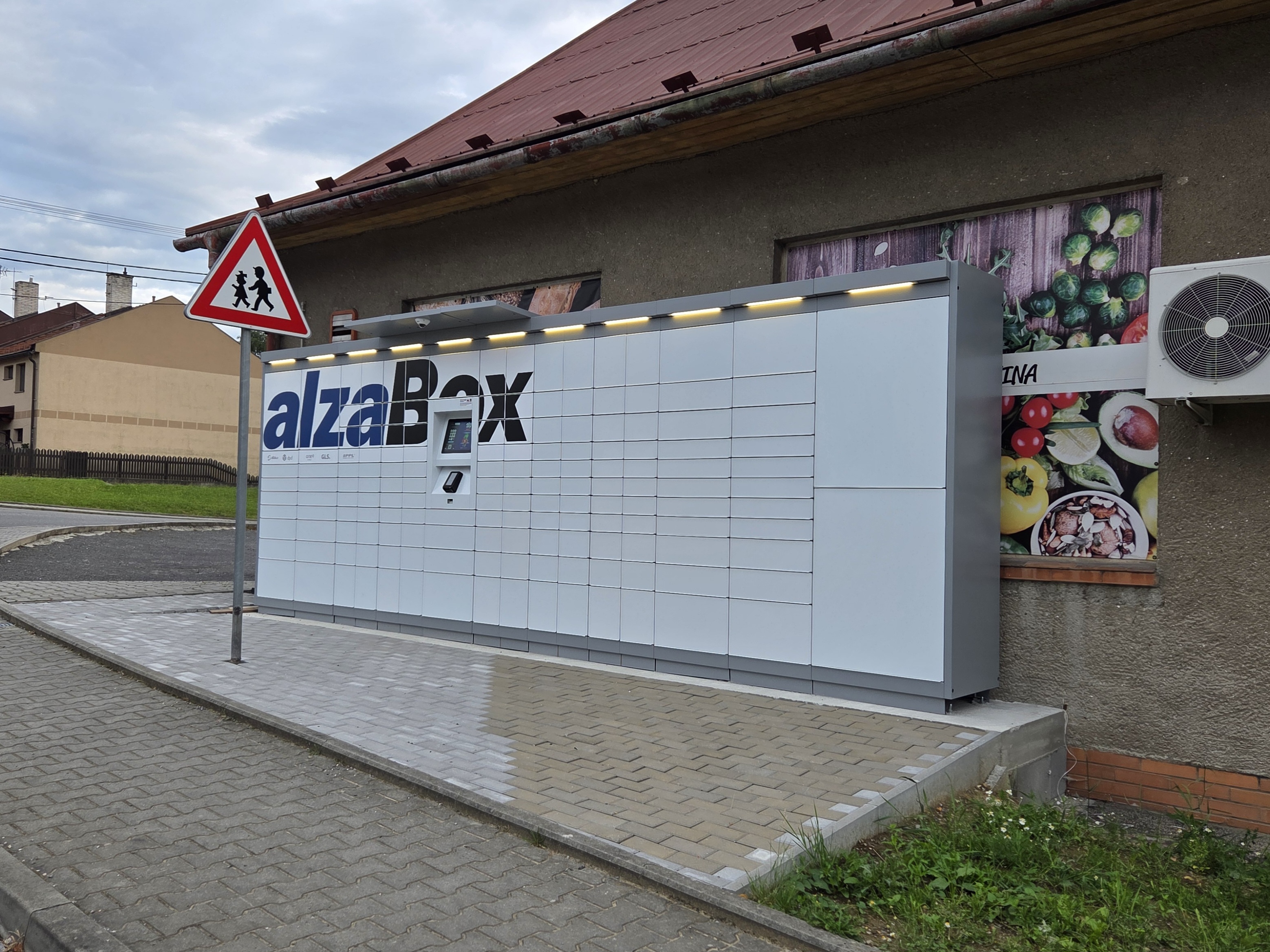 AlzaBox