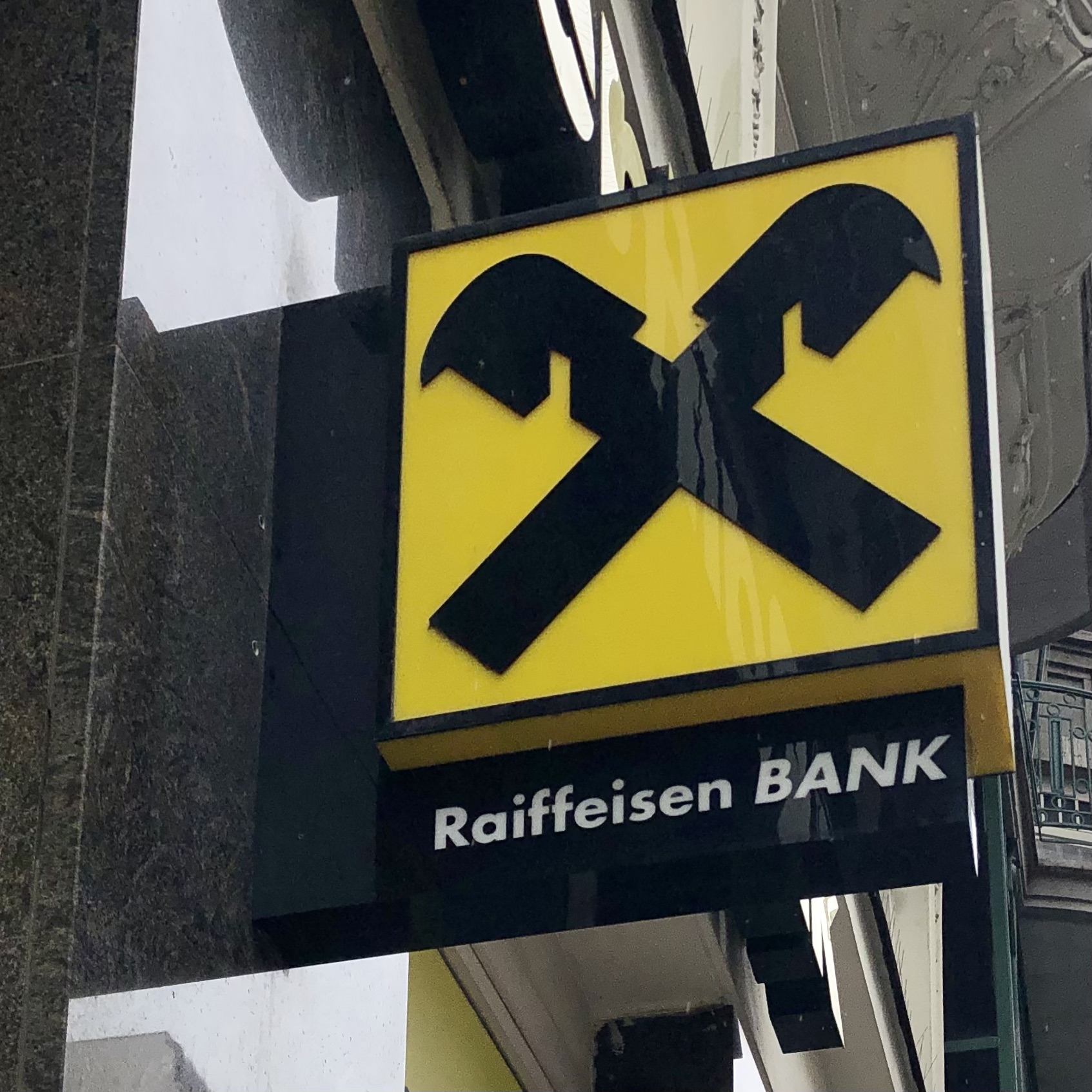 Raiffeisenbank - bankomat foto 3