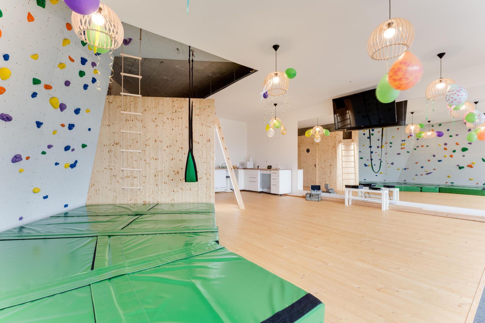 Gánek - klubovna na vršku foto 6