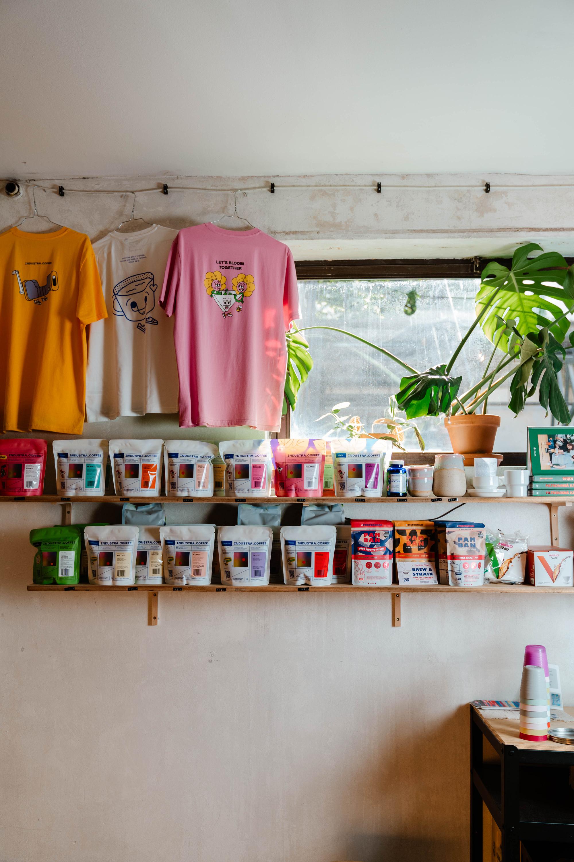 Industra Coffee foto 4