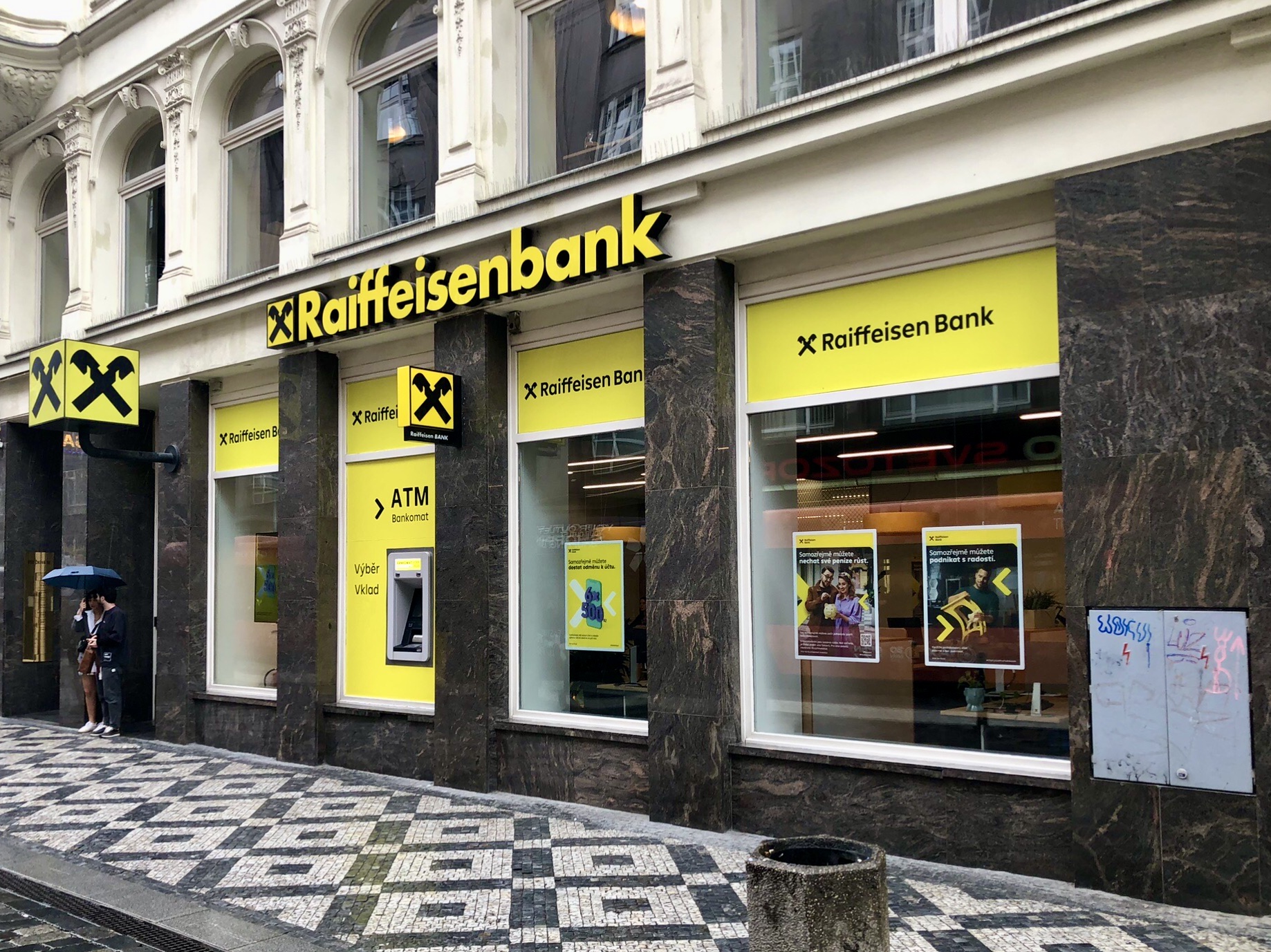 Raiffeisenbank - bankomat
