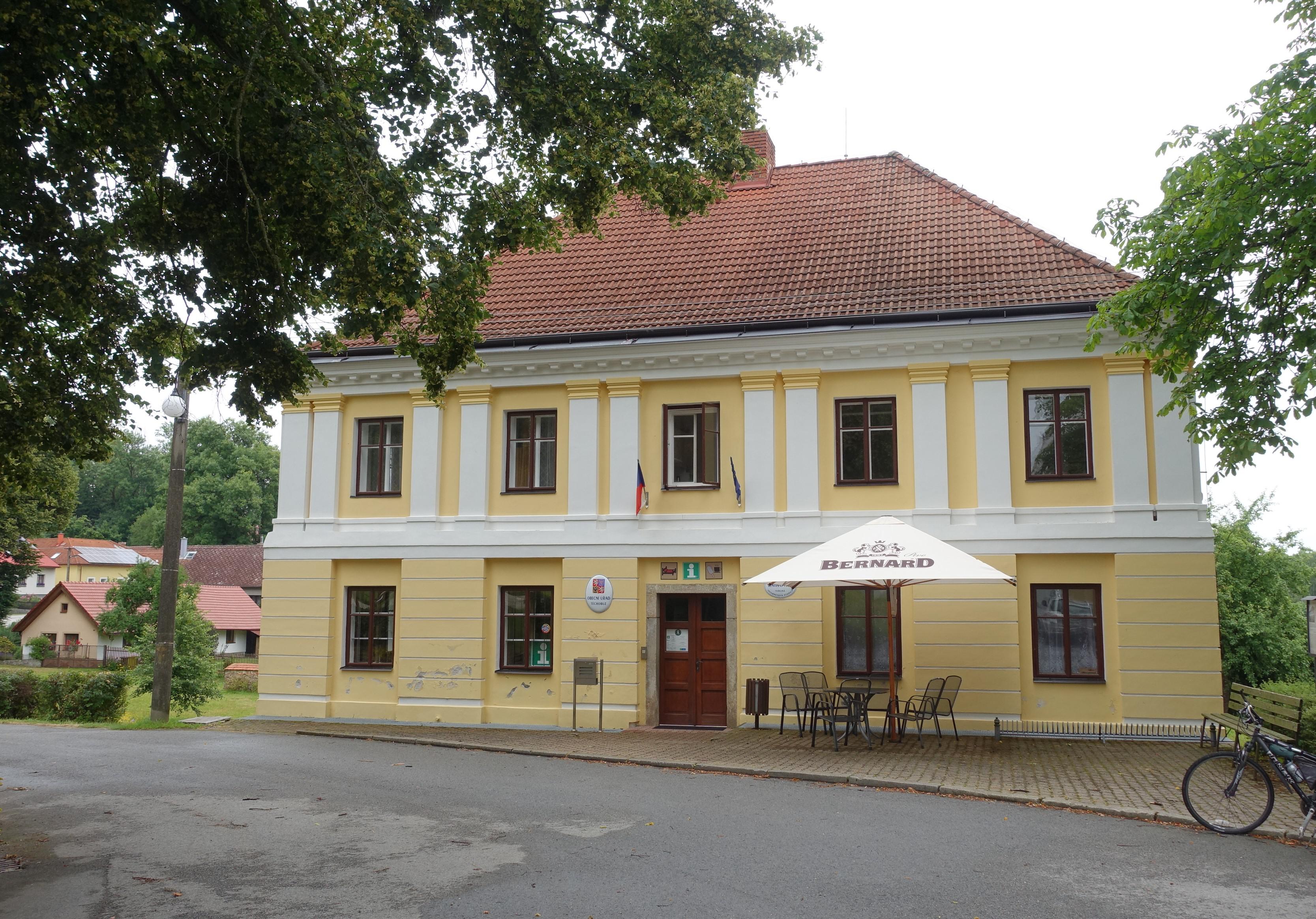 Těchobuz - obecní úřad foto 2