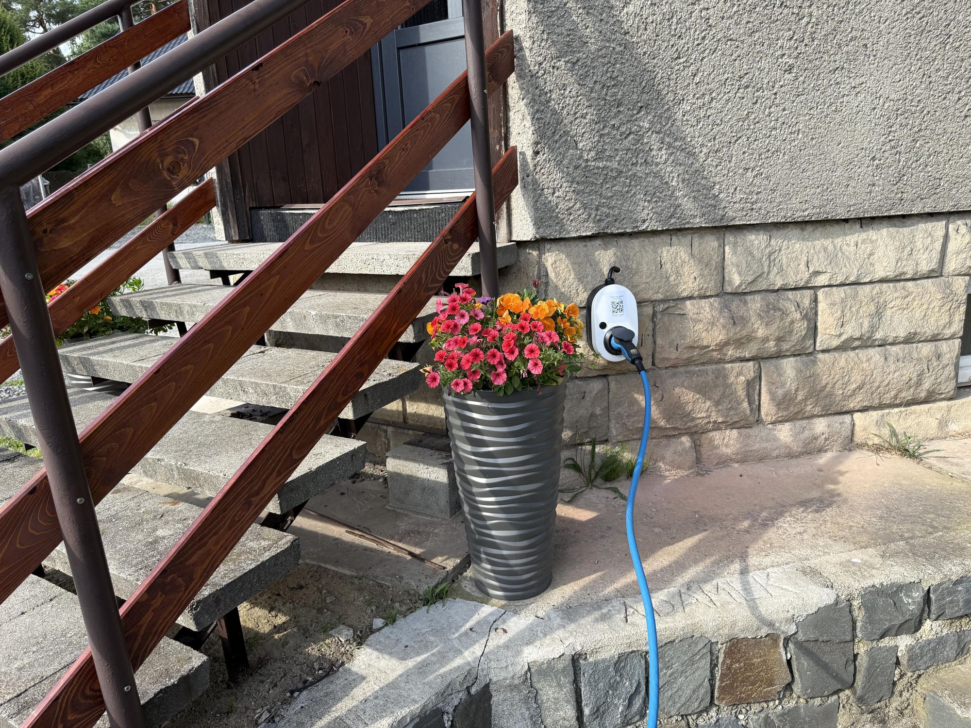 Nabíjecí stanice pro elektromobily (AC) foto 2