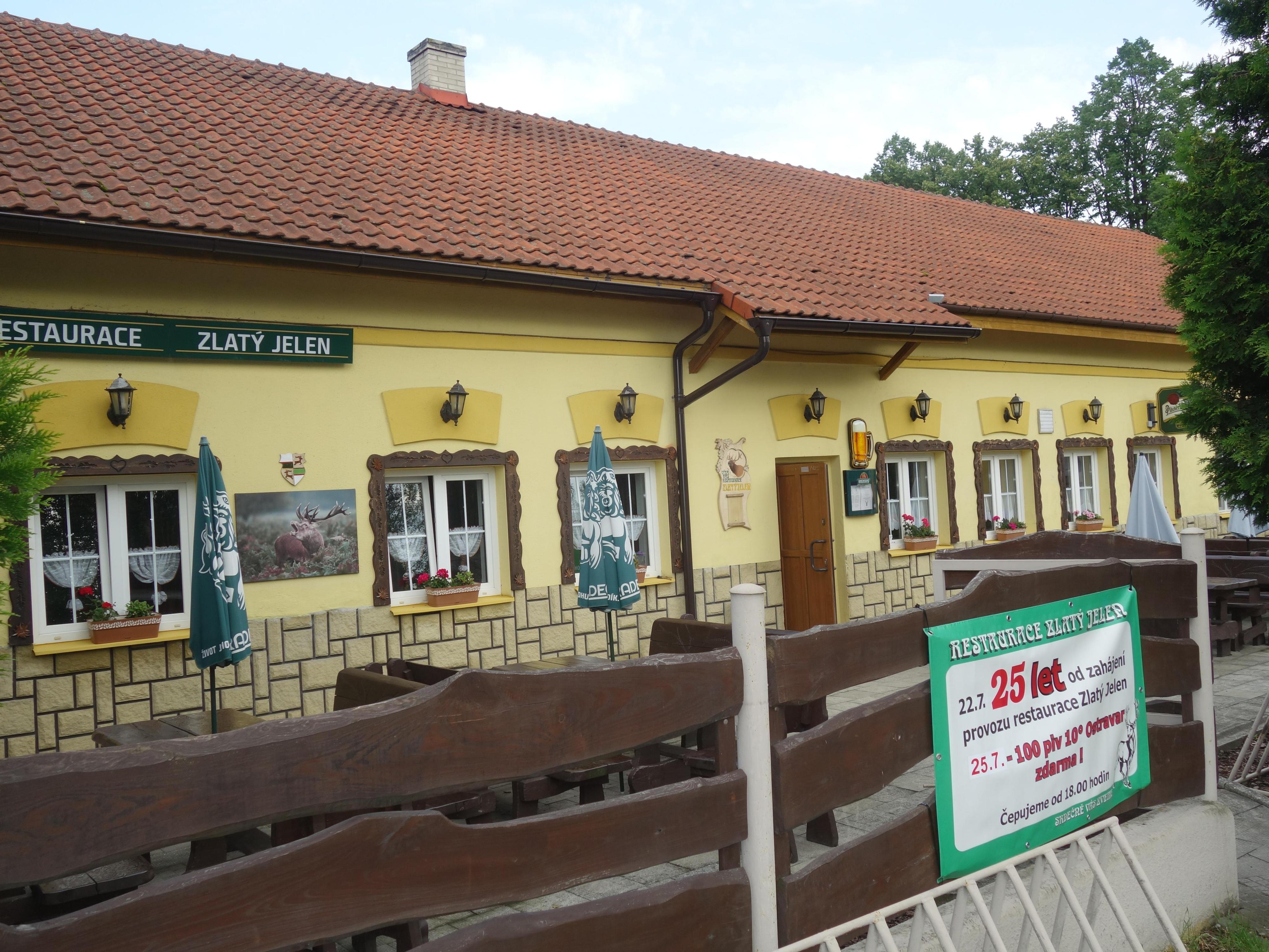 Restaurace Zlatý Jelen foto 6