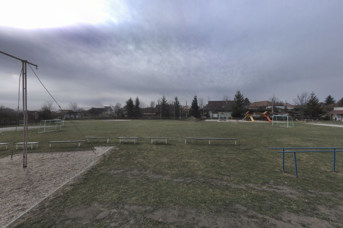 Fotbalové hřiště Dolní Ředice