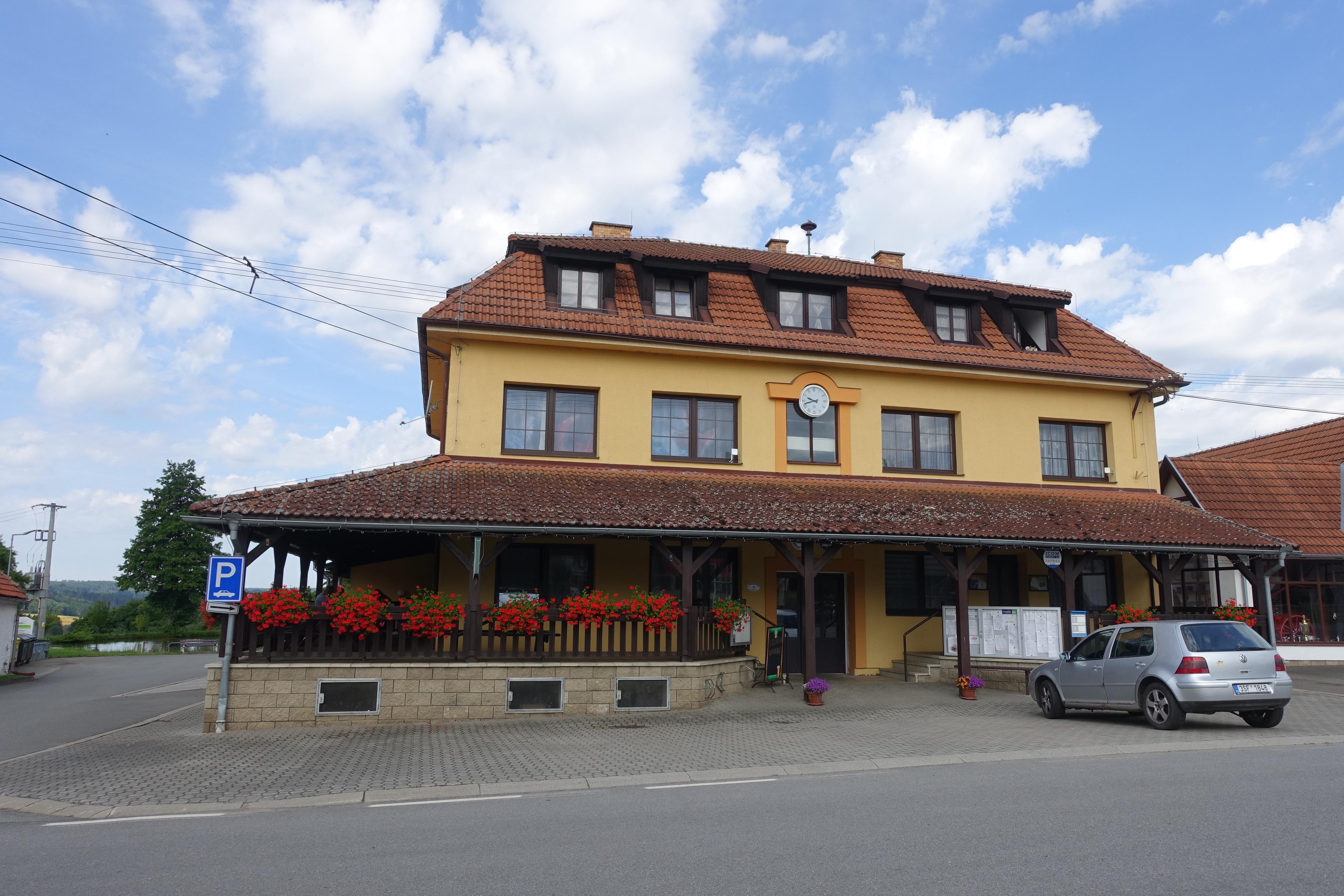 Bratřice - obecní úřad foto 3