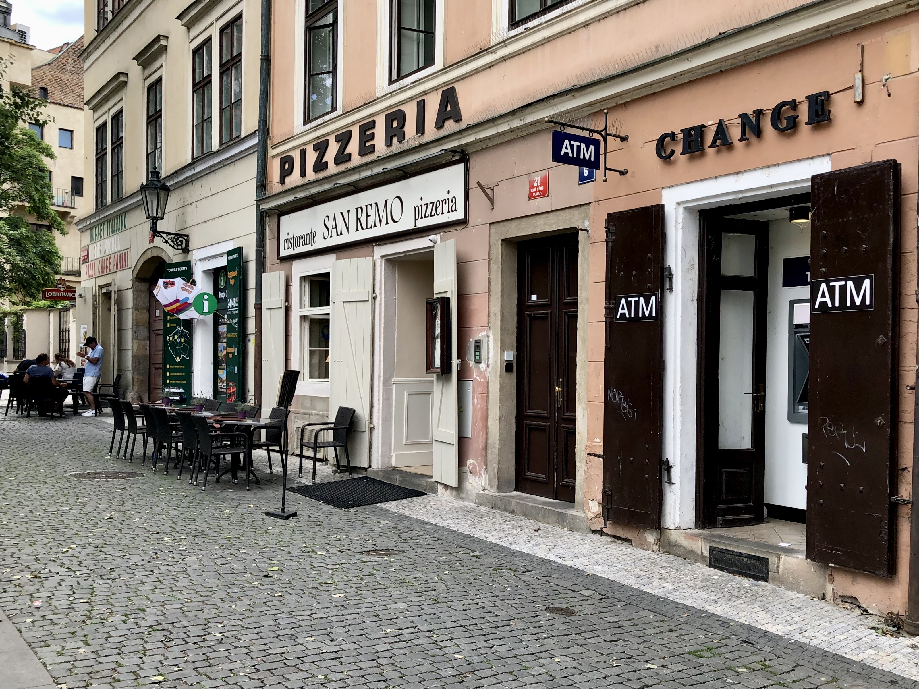 Bankomat Travelex ČR foto 2