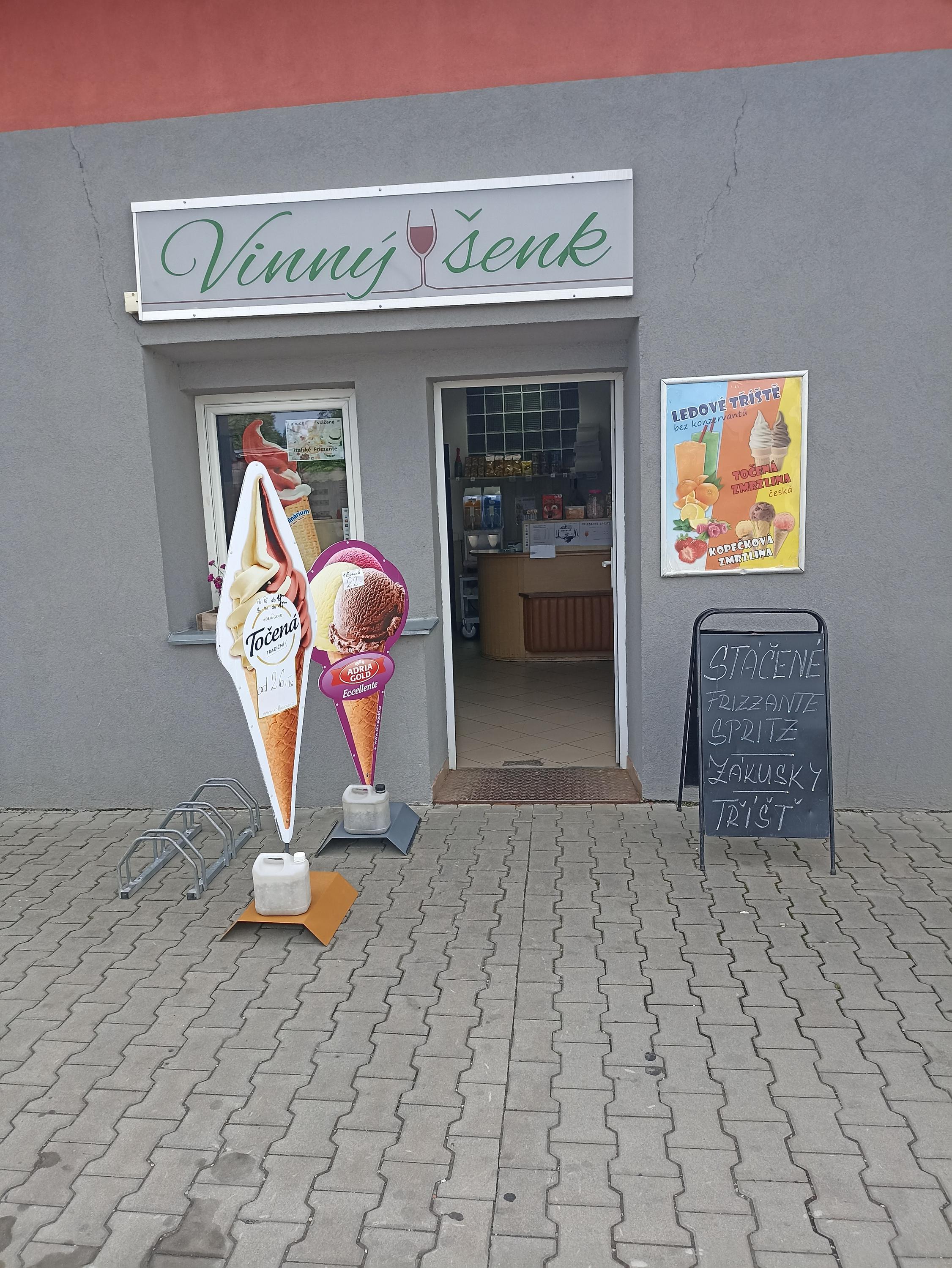 VINNÝ ŠENK Pavlína Kráčmarová foto 2