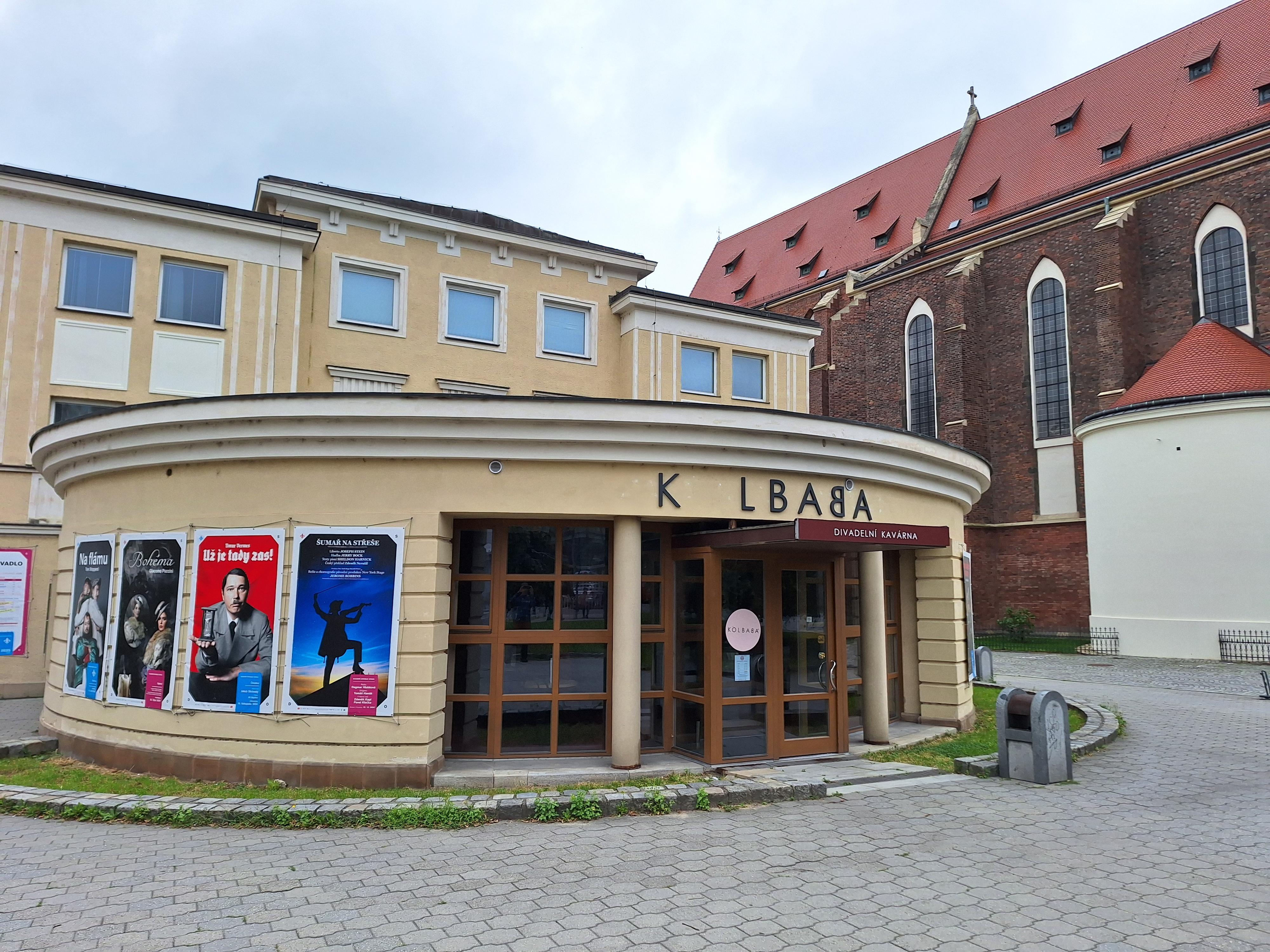 Kavárna u divadla foto 5