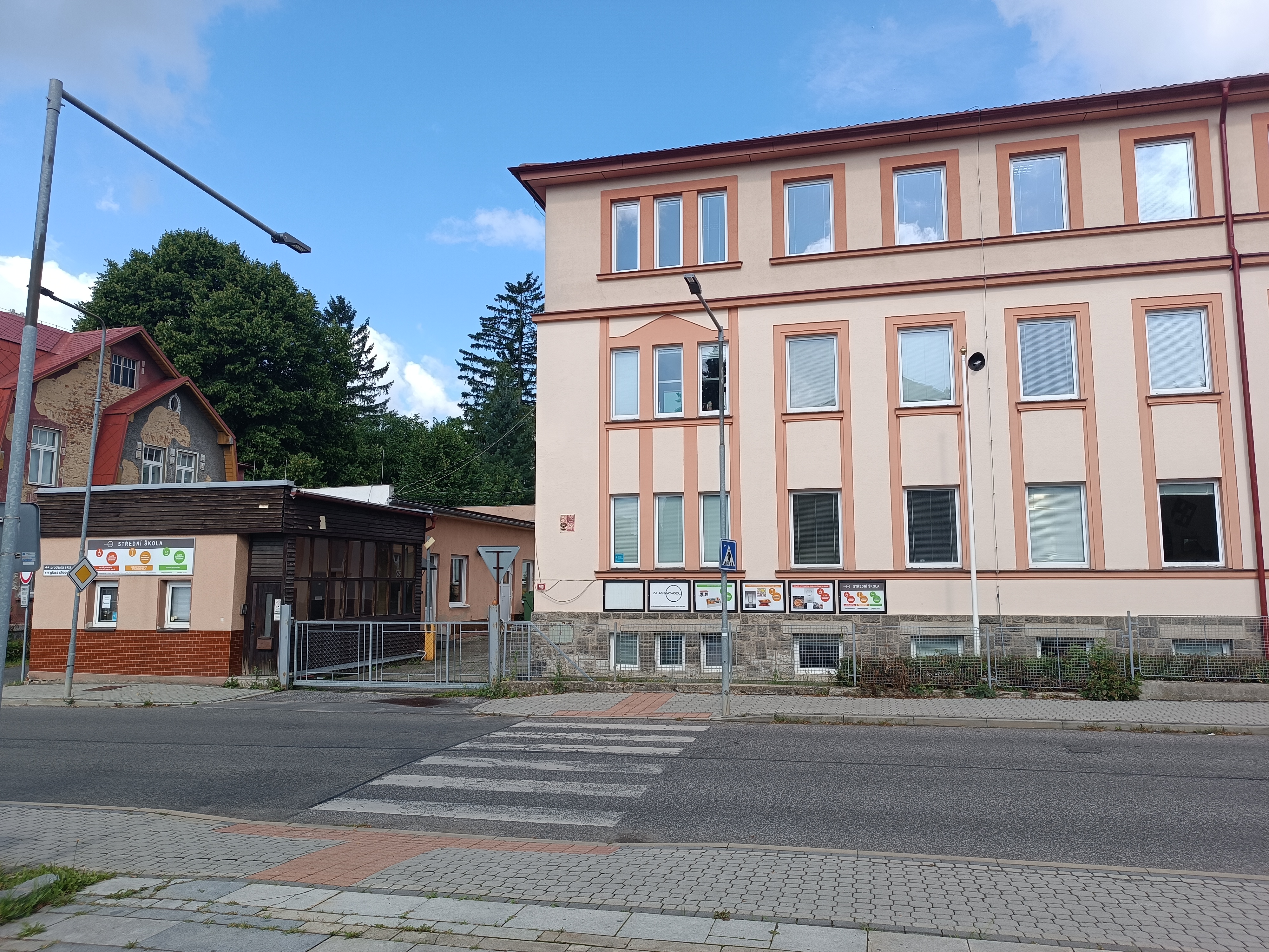Vyšší odborná škola sklářská a Střední škola Nový Bor foto 3