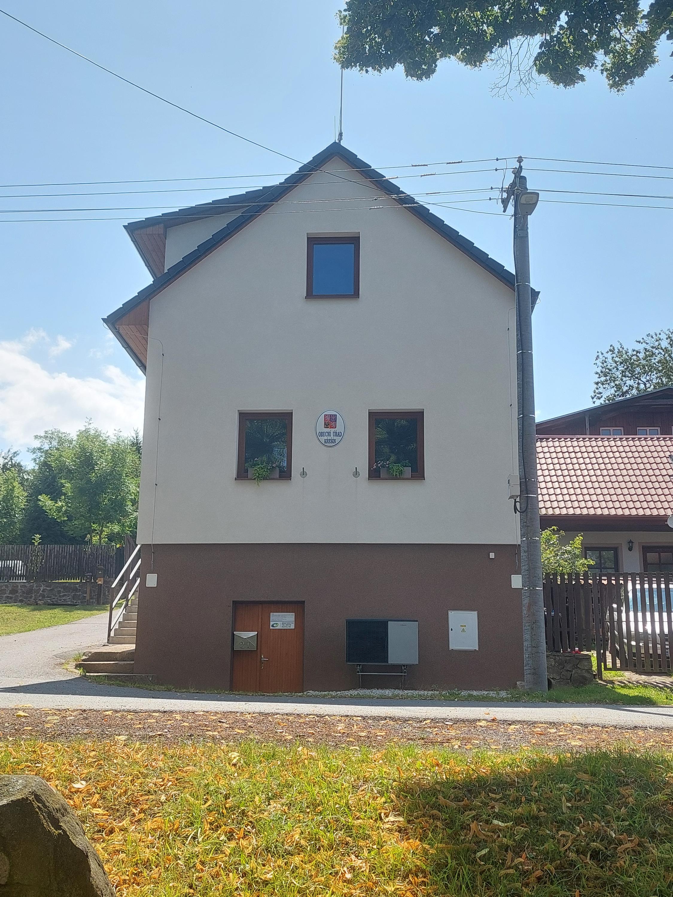 Křešín - obecní úřad foto 4