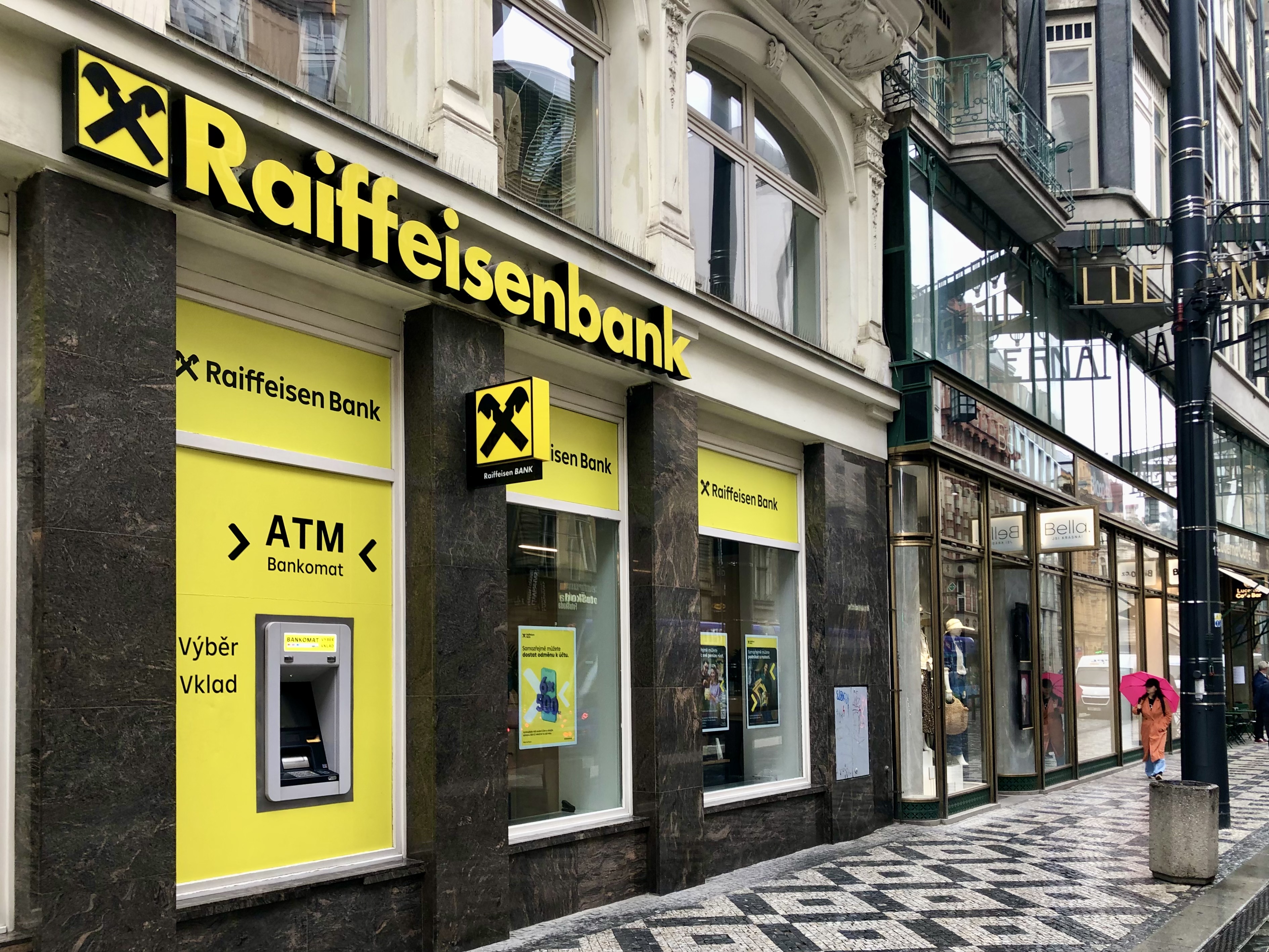 Raiffeisenbank - bankomat foto 5