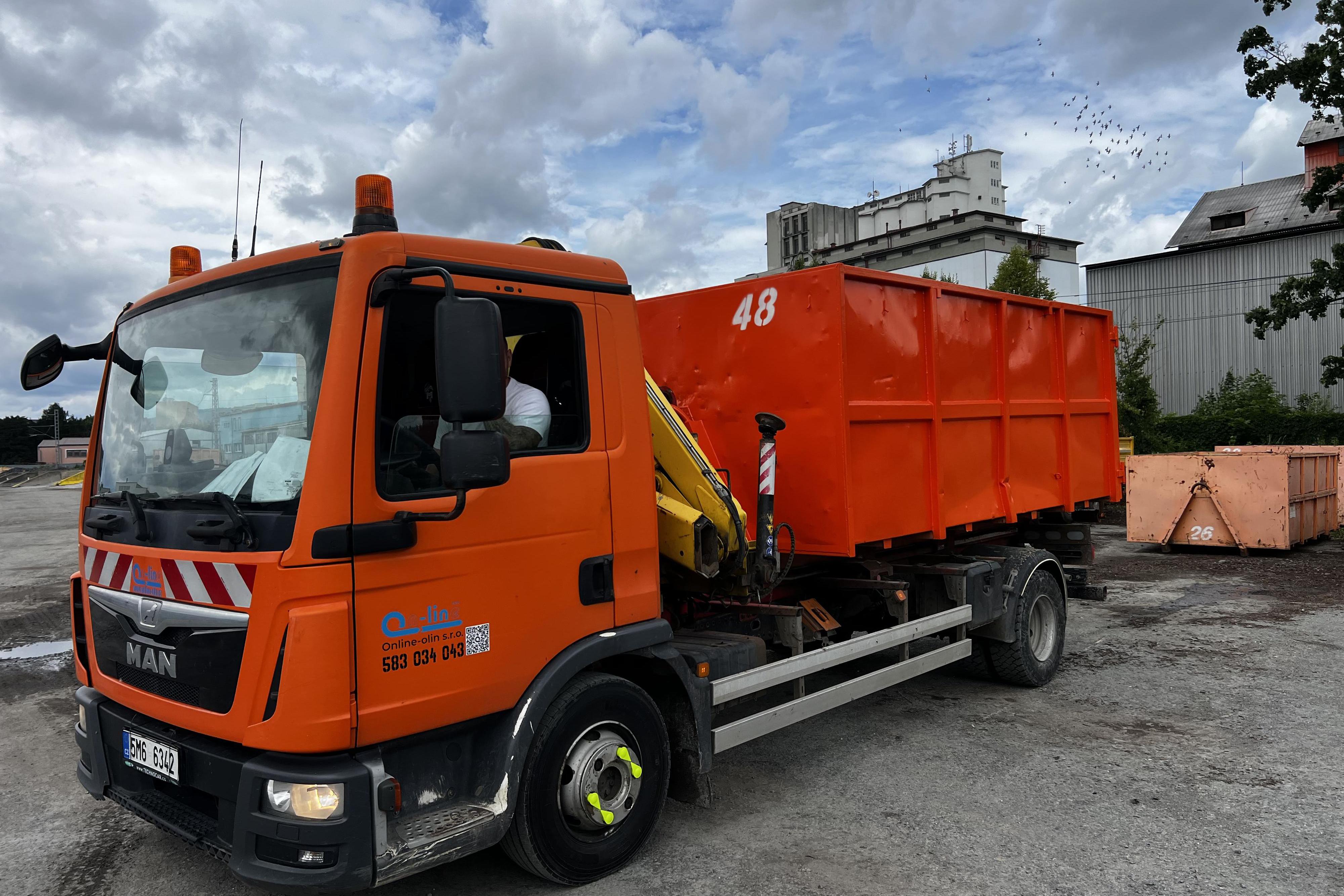 KONTEJNERY - PRVNÍ 4 DNY STÁNÍ KONTEJNERU ZDARMA