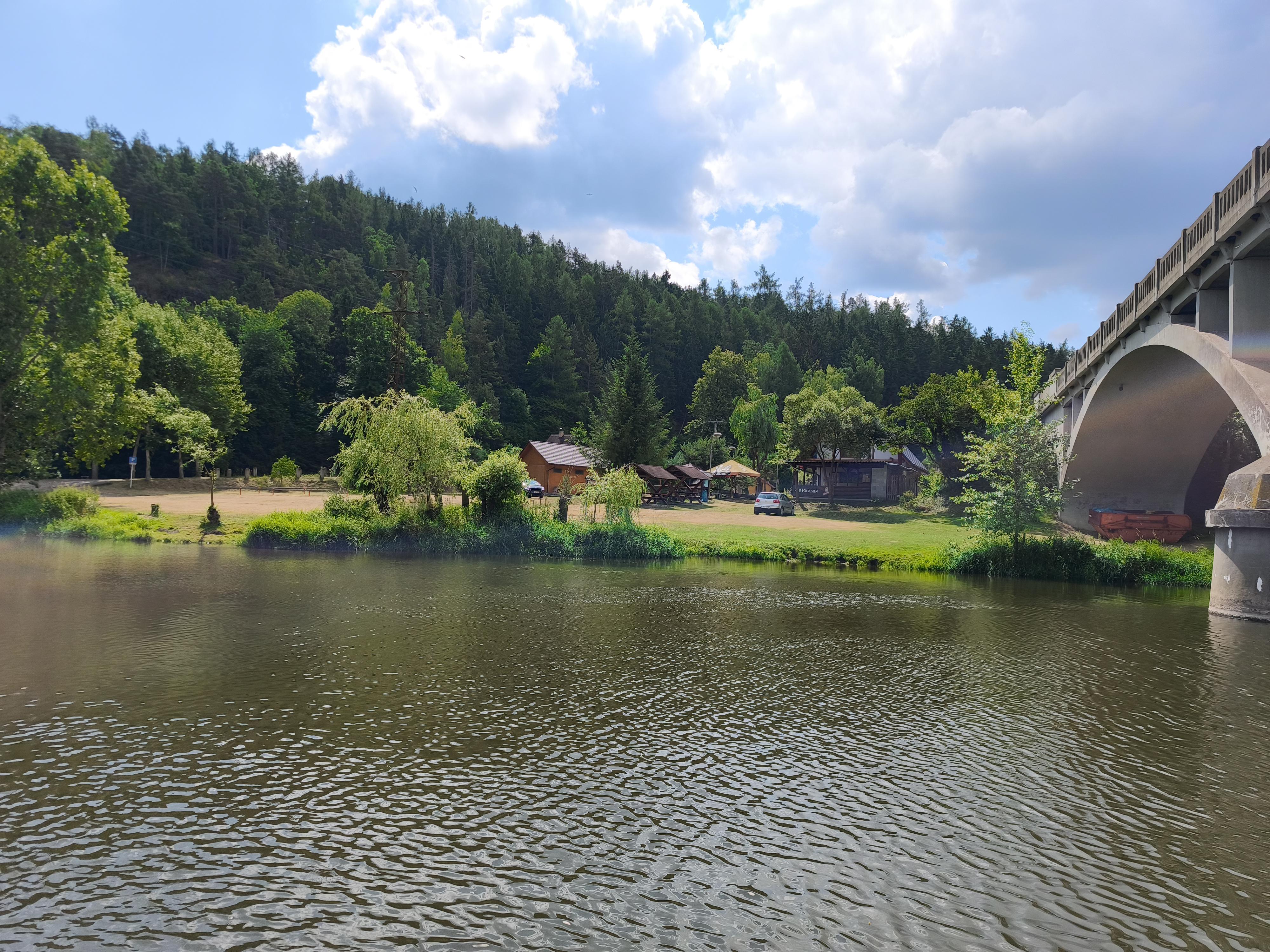 Kemp Pod mostem Zvíkovec foto 5