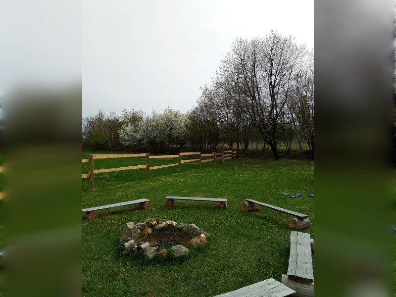 Teepee na louce foto 5
