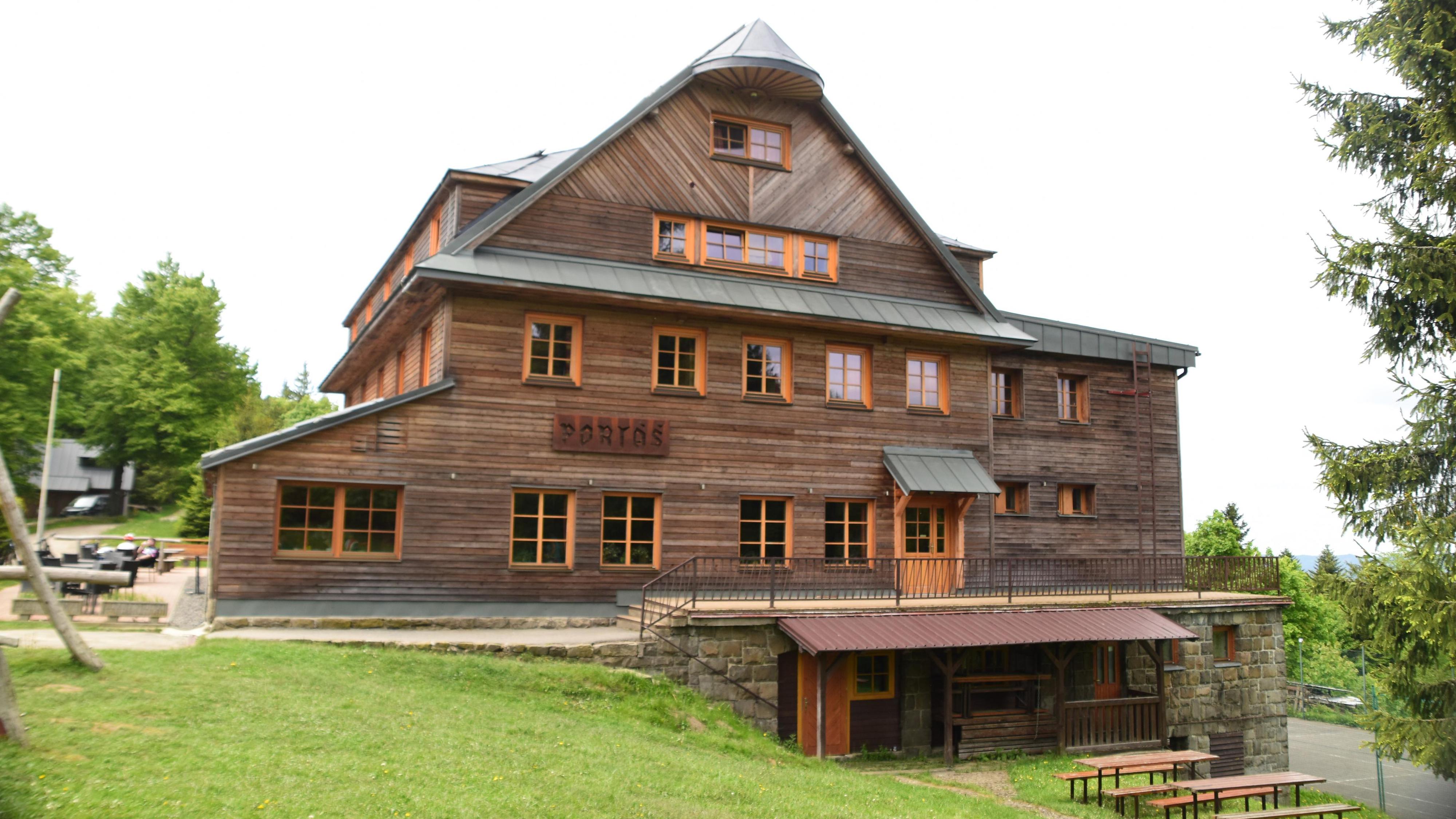 Horský hotel Portáš - nabíjecí stanice foto 6