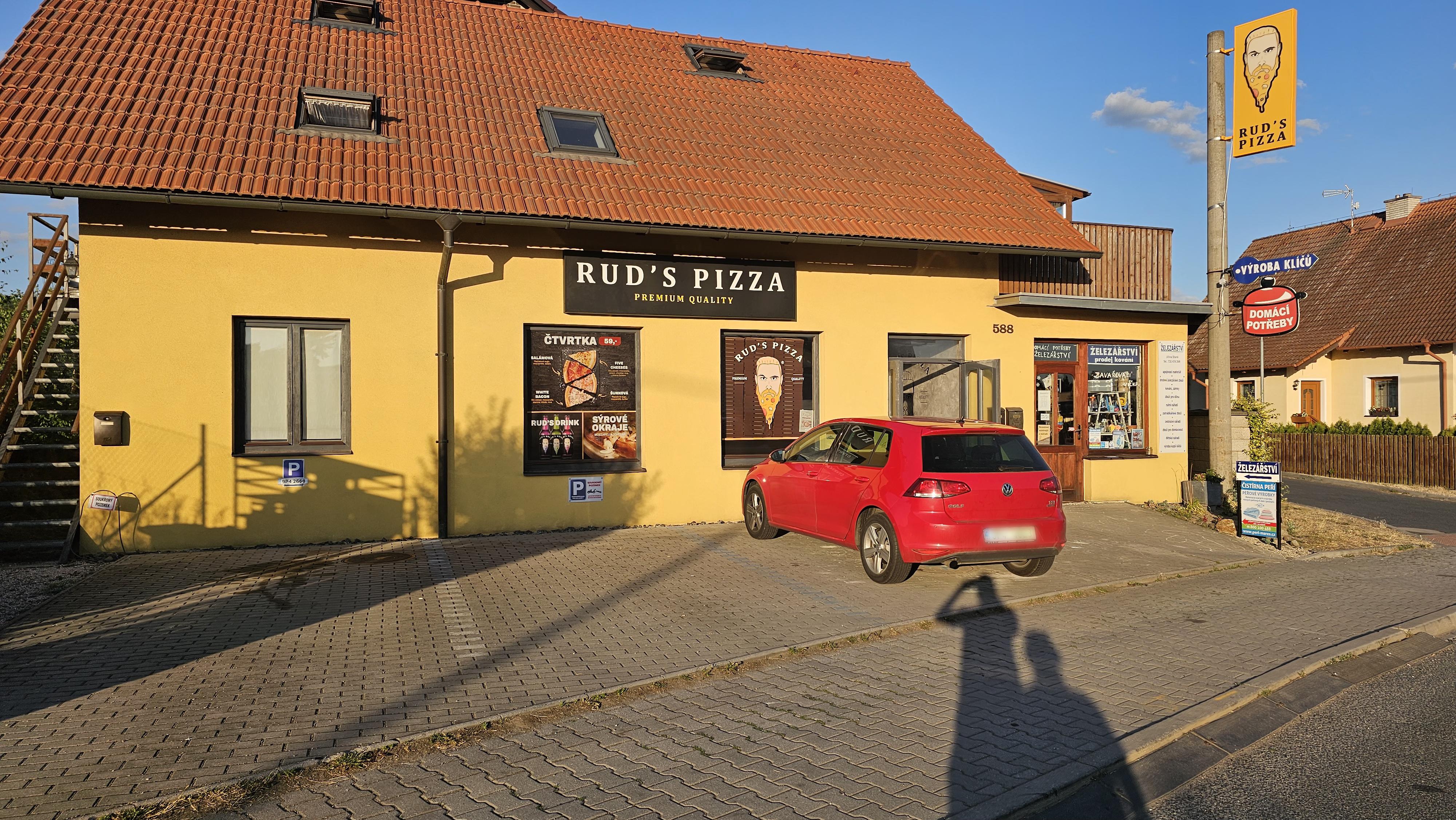 Rud's pizza