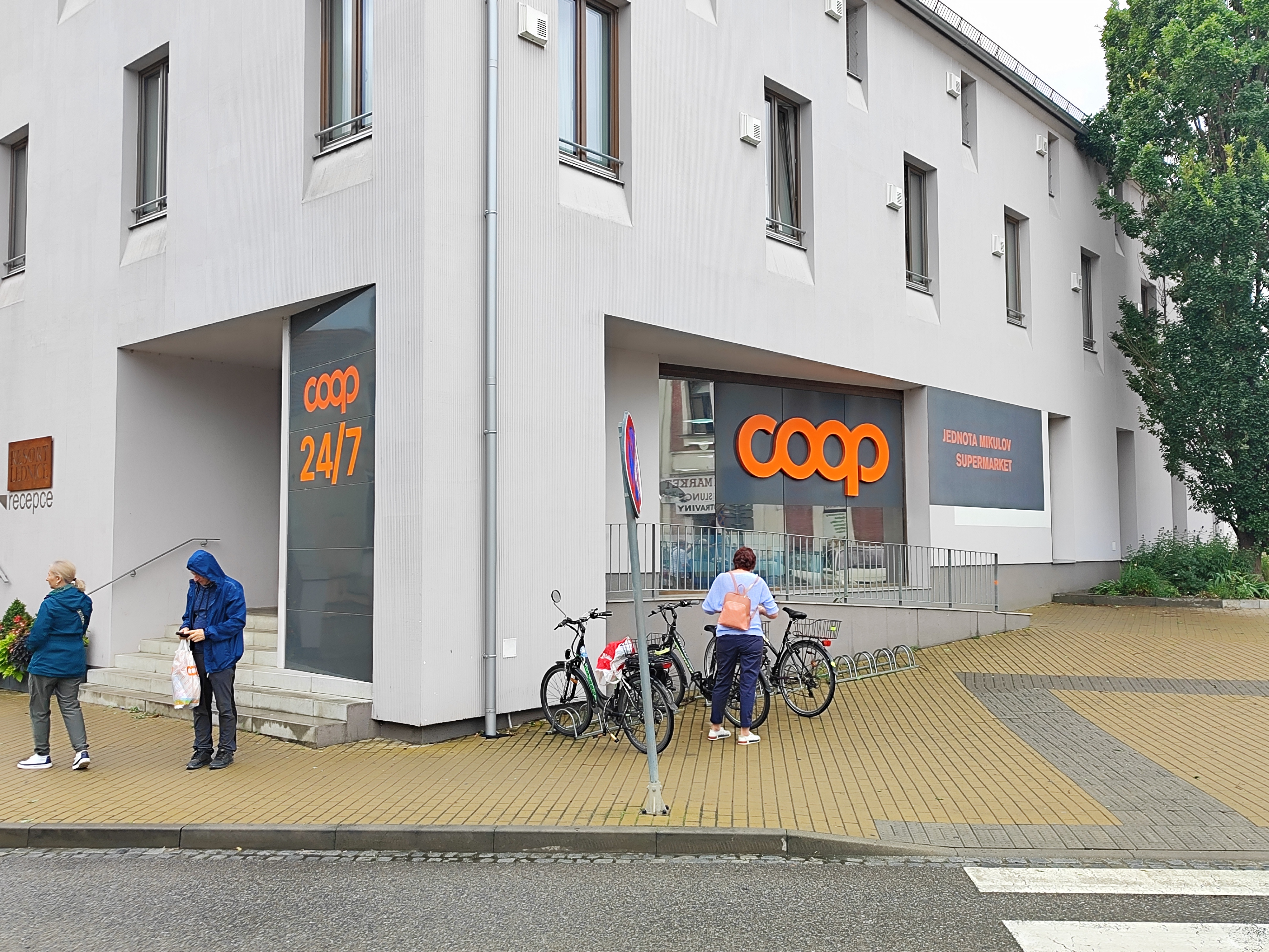 COOP - Jednota, spotřební družstvo v Mikulově foto 2