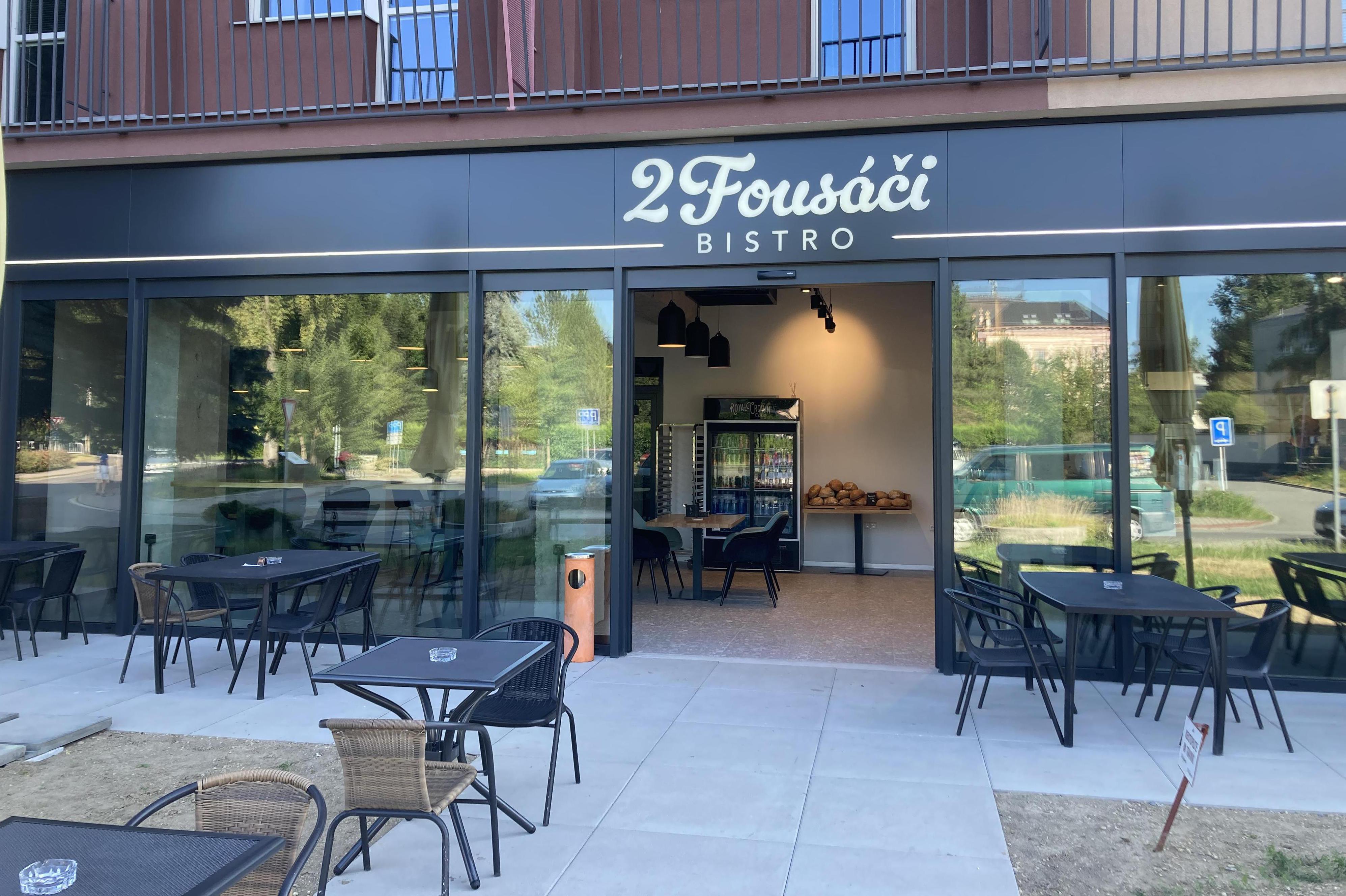 2Fousáči bistro