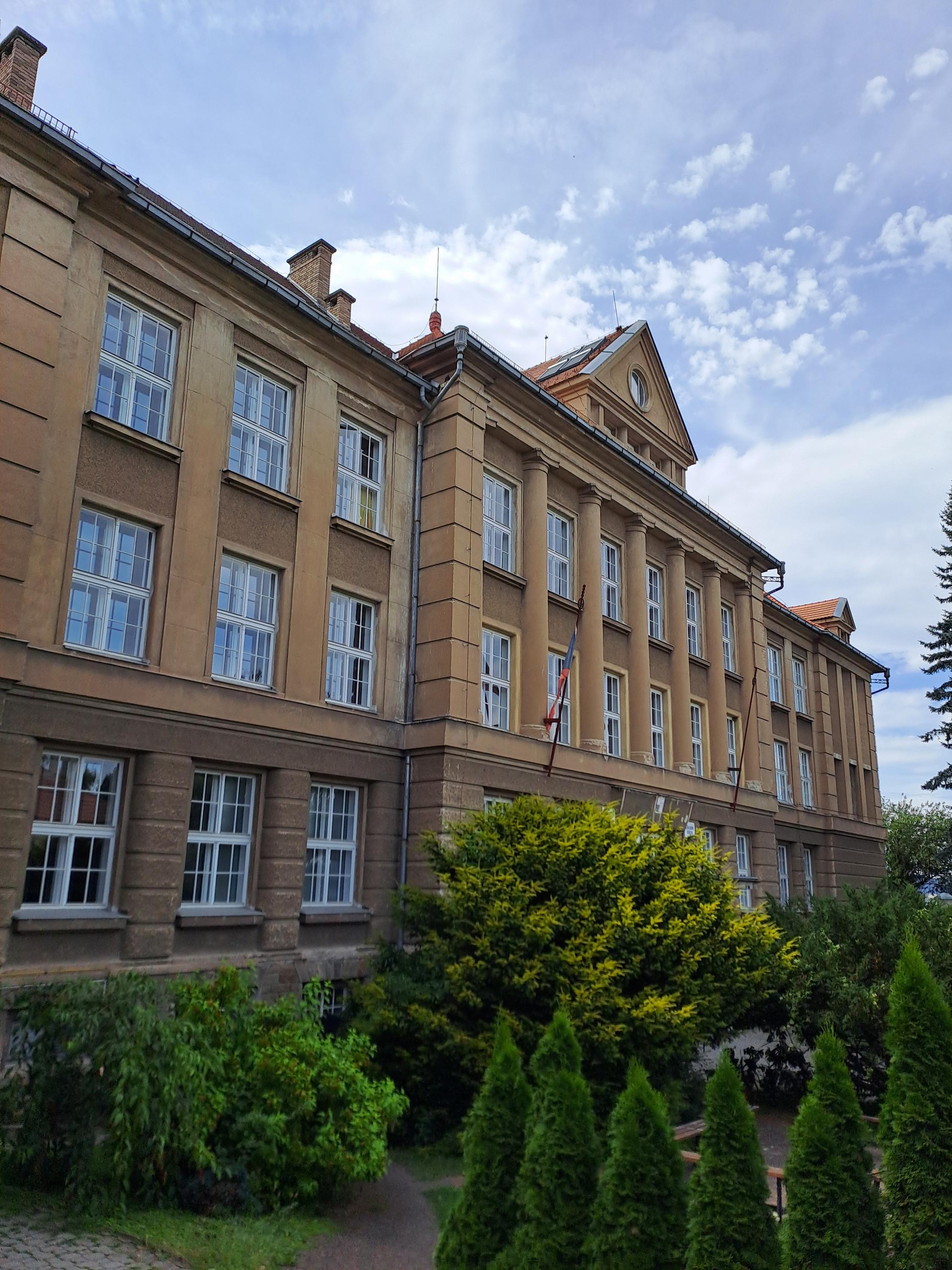 Gymnázium Václava Hraběte Hořovice foto 2