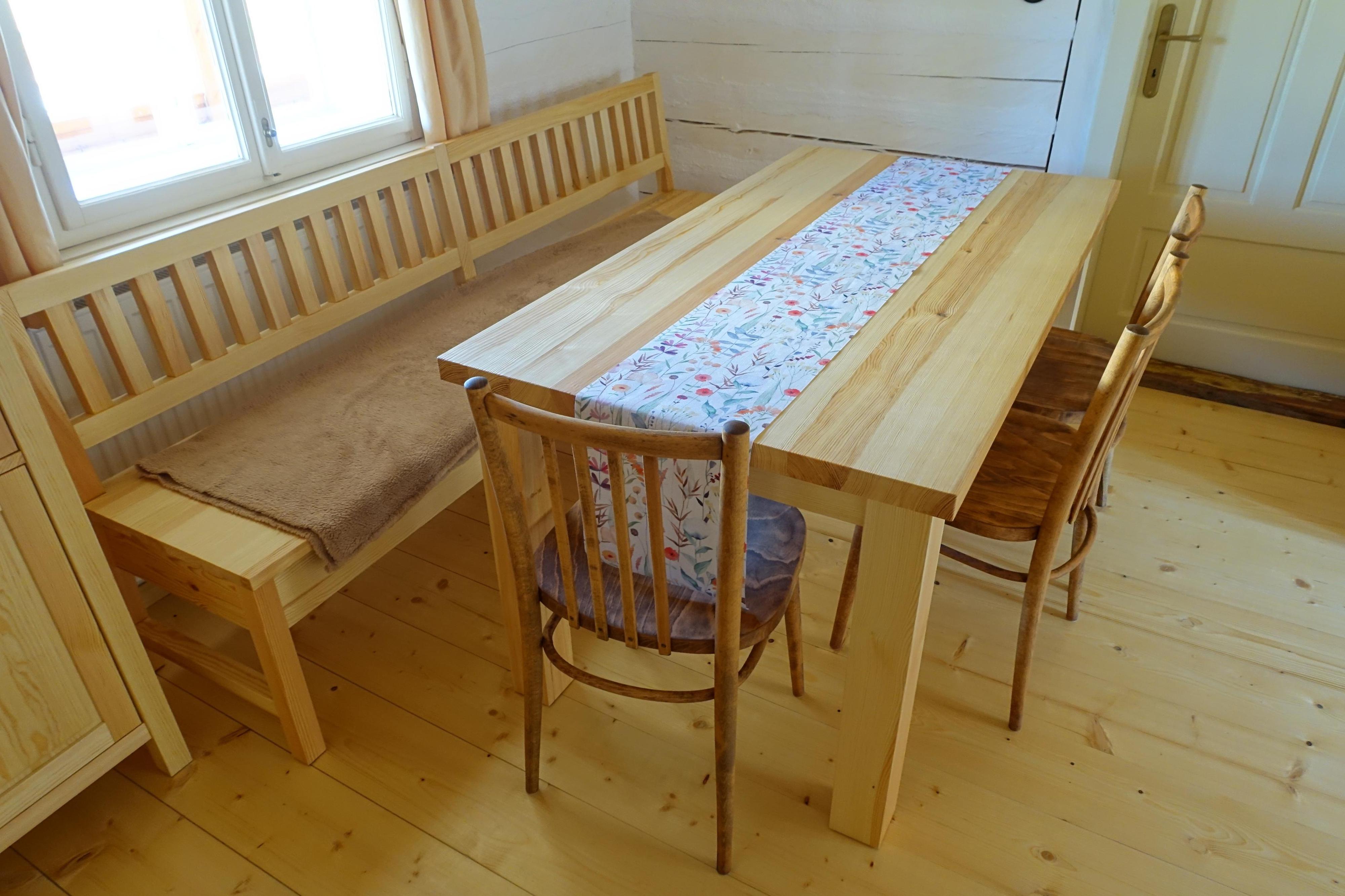 Roubenka u kostela foto 5