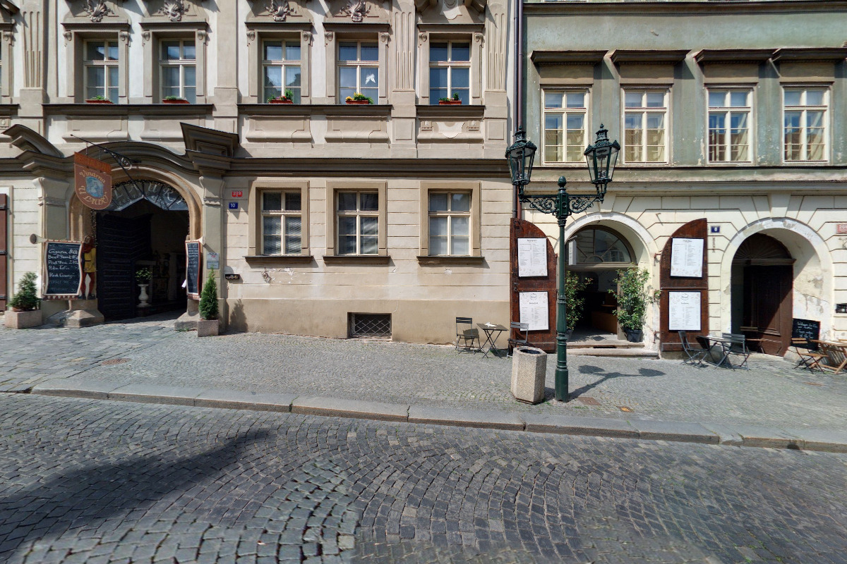 Restaurace Dvorek pod Hradem foto 1