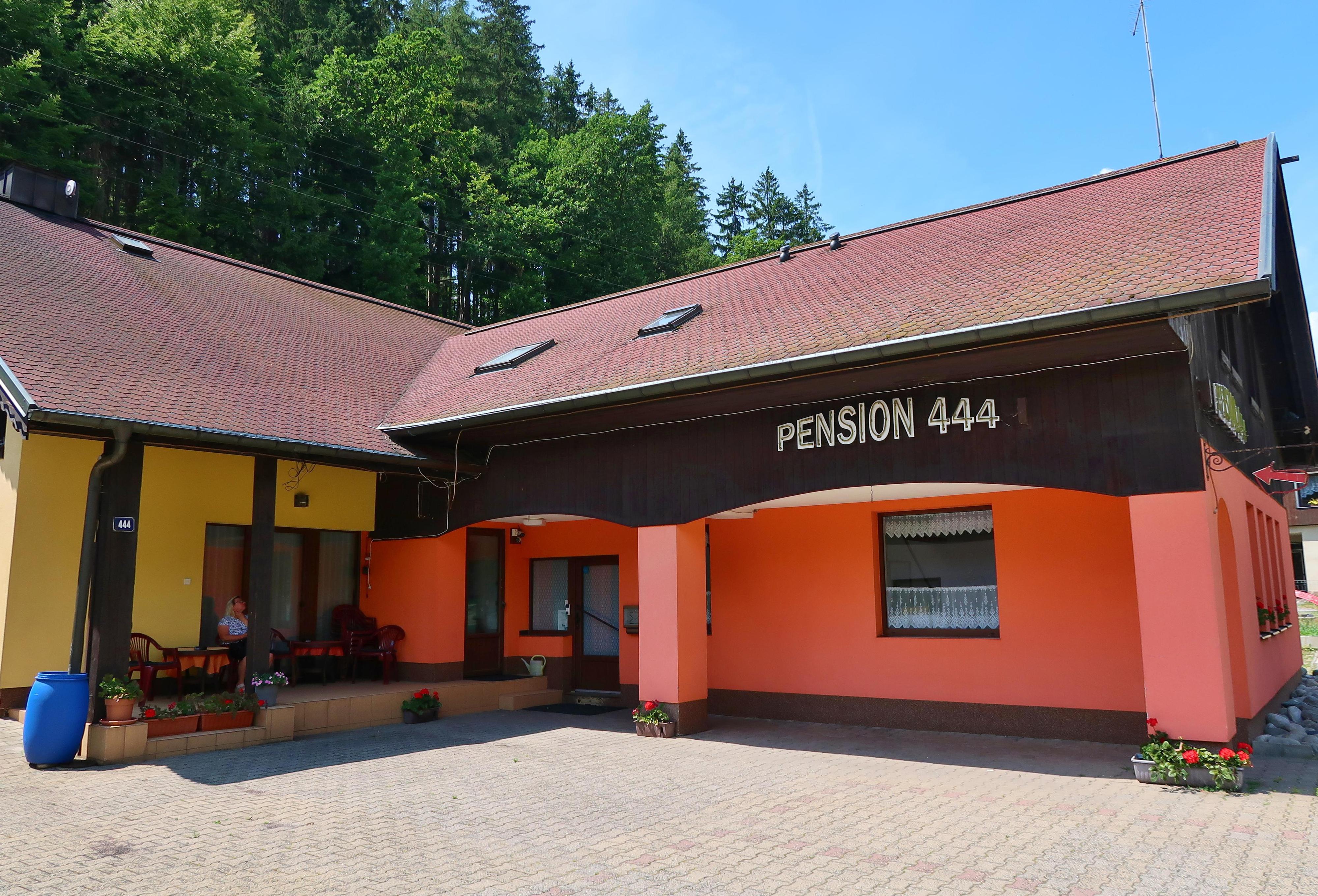 Pension 444