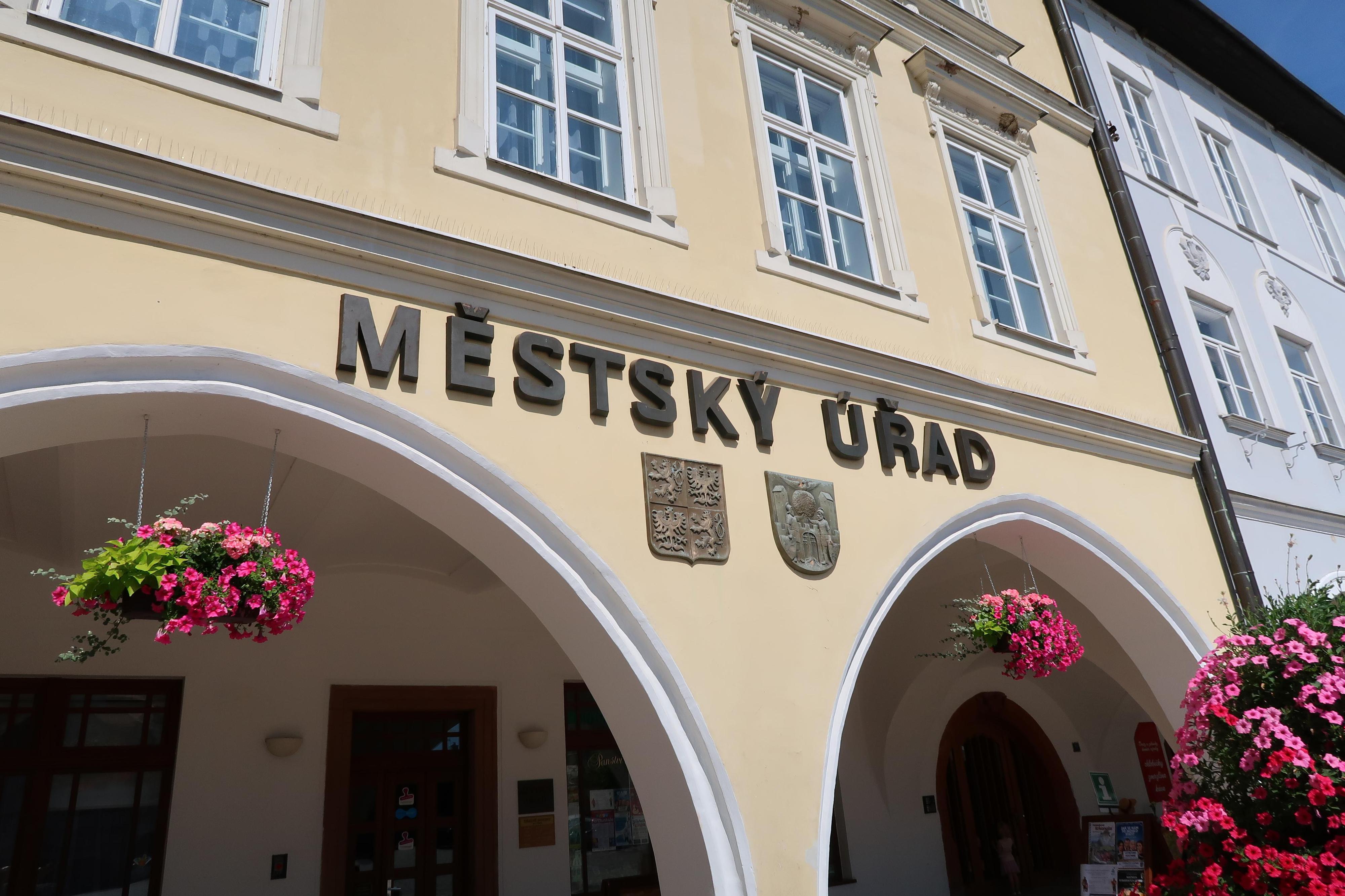 Hostinné - městský úřad foto 3