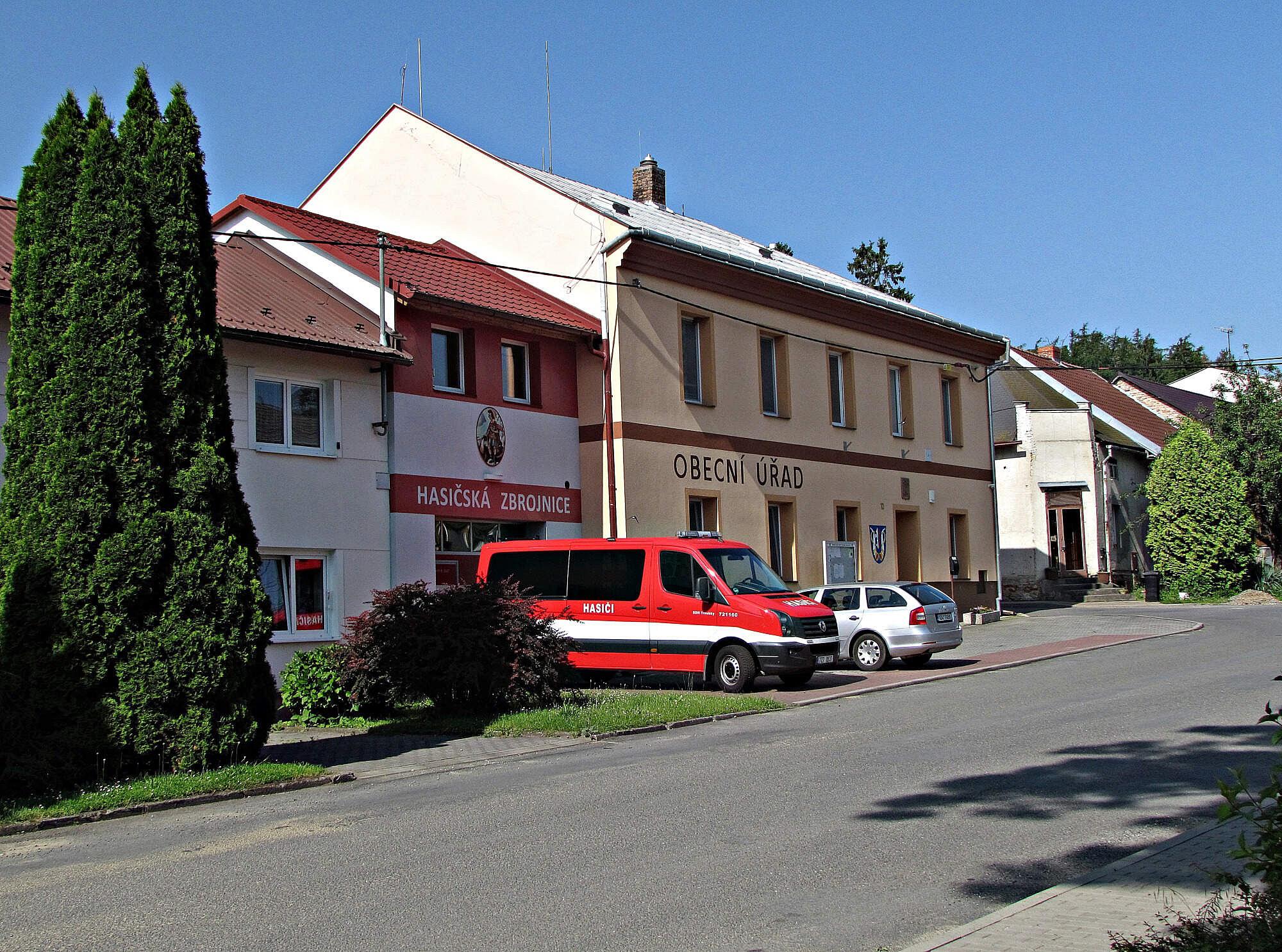 Troubky - Zdislavice - obecní úřad foto 4