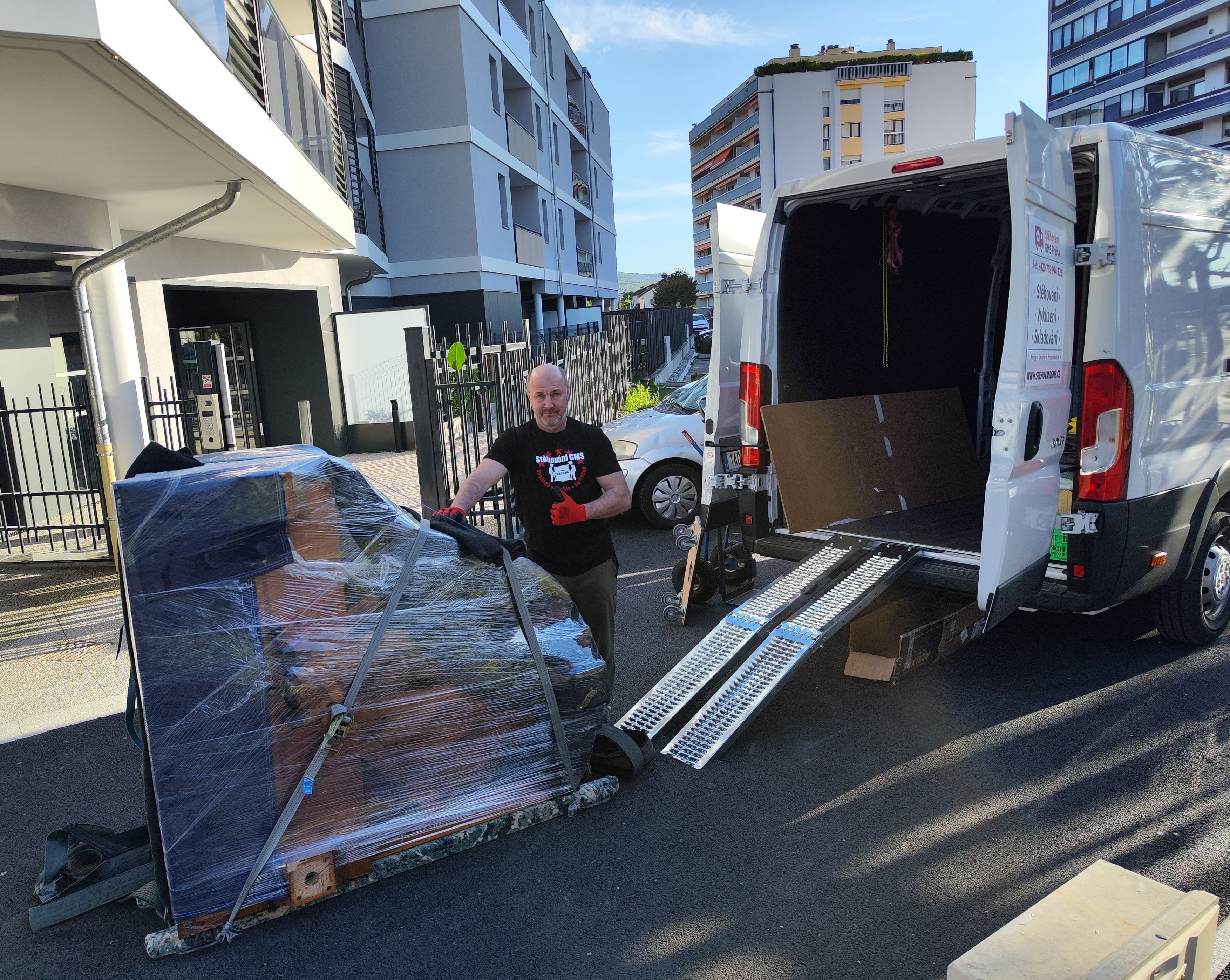 Stěhování klavírů a pián