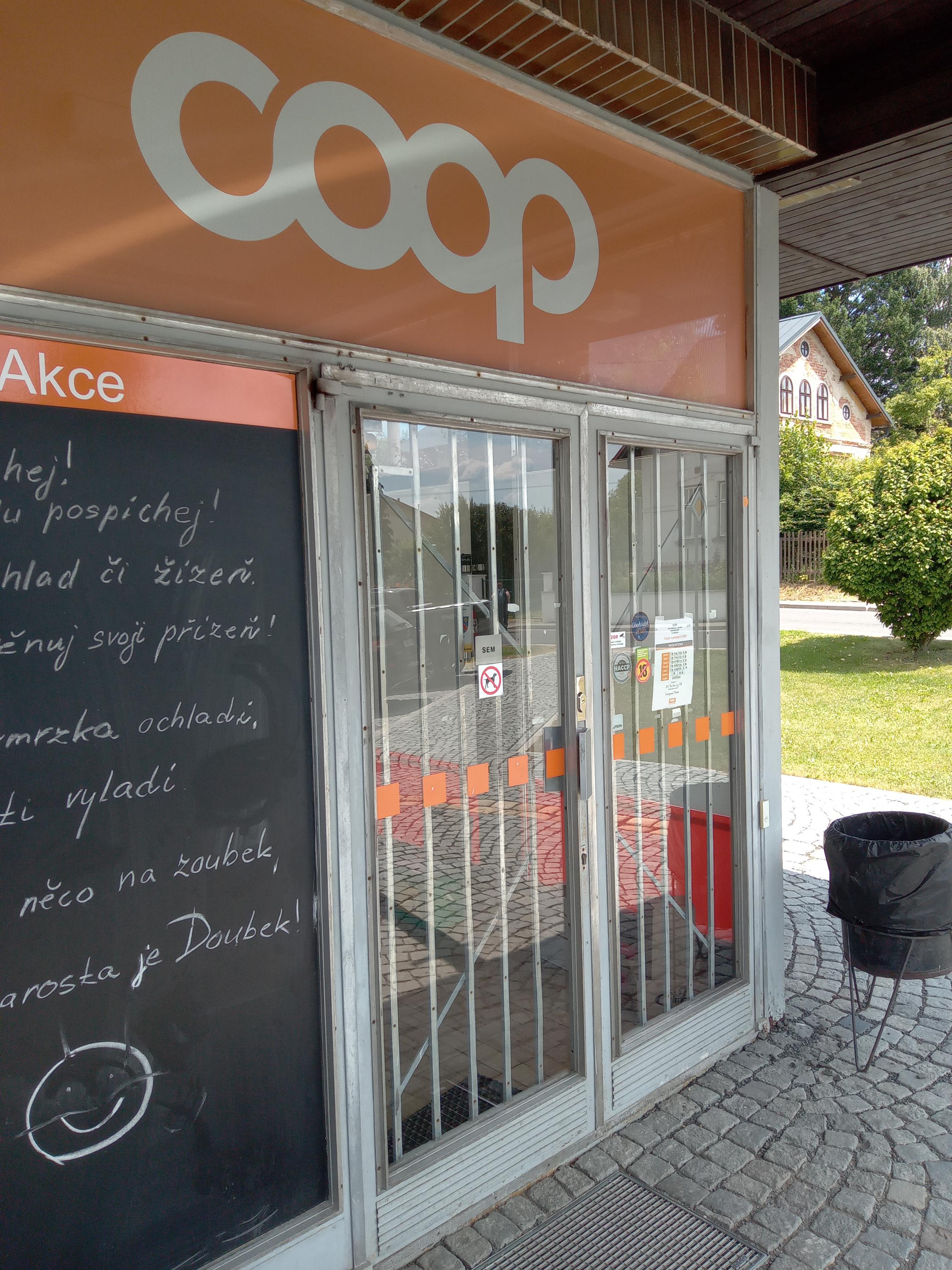 COOP Dvůr Králové n. L., družstvo foto 6