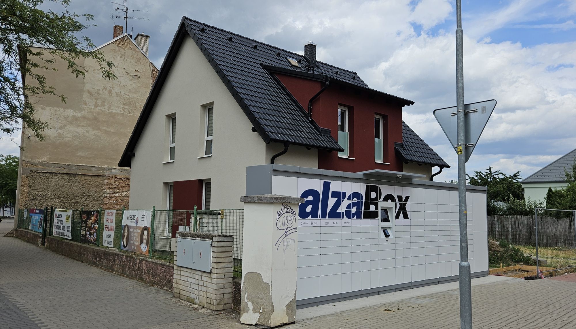 AlzaBox