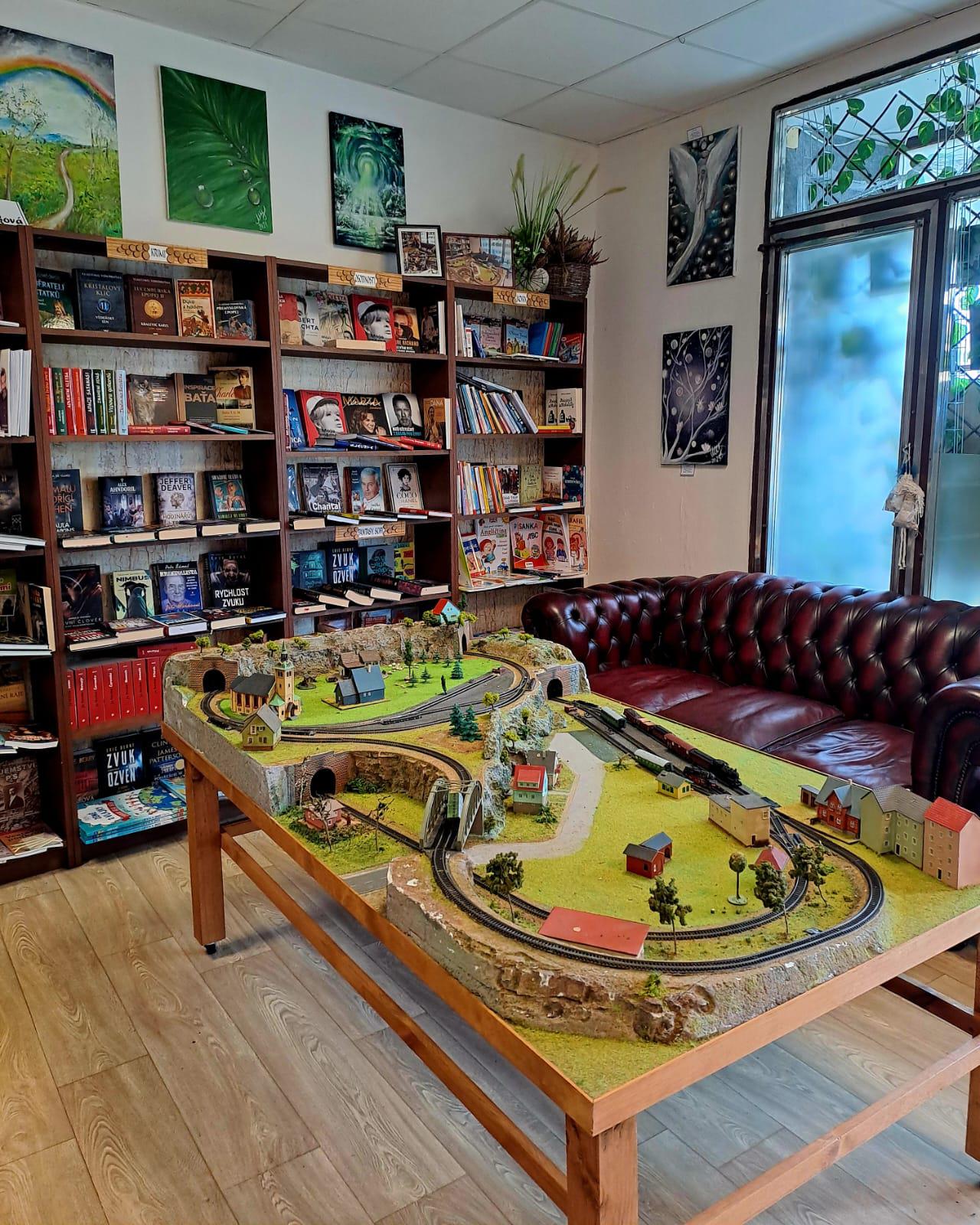 Knihkupectví Vizovice foto 5
