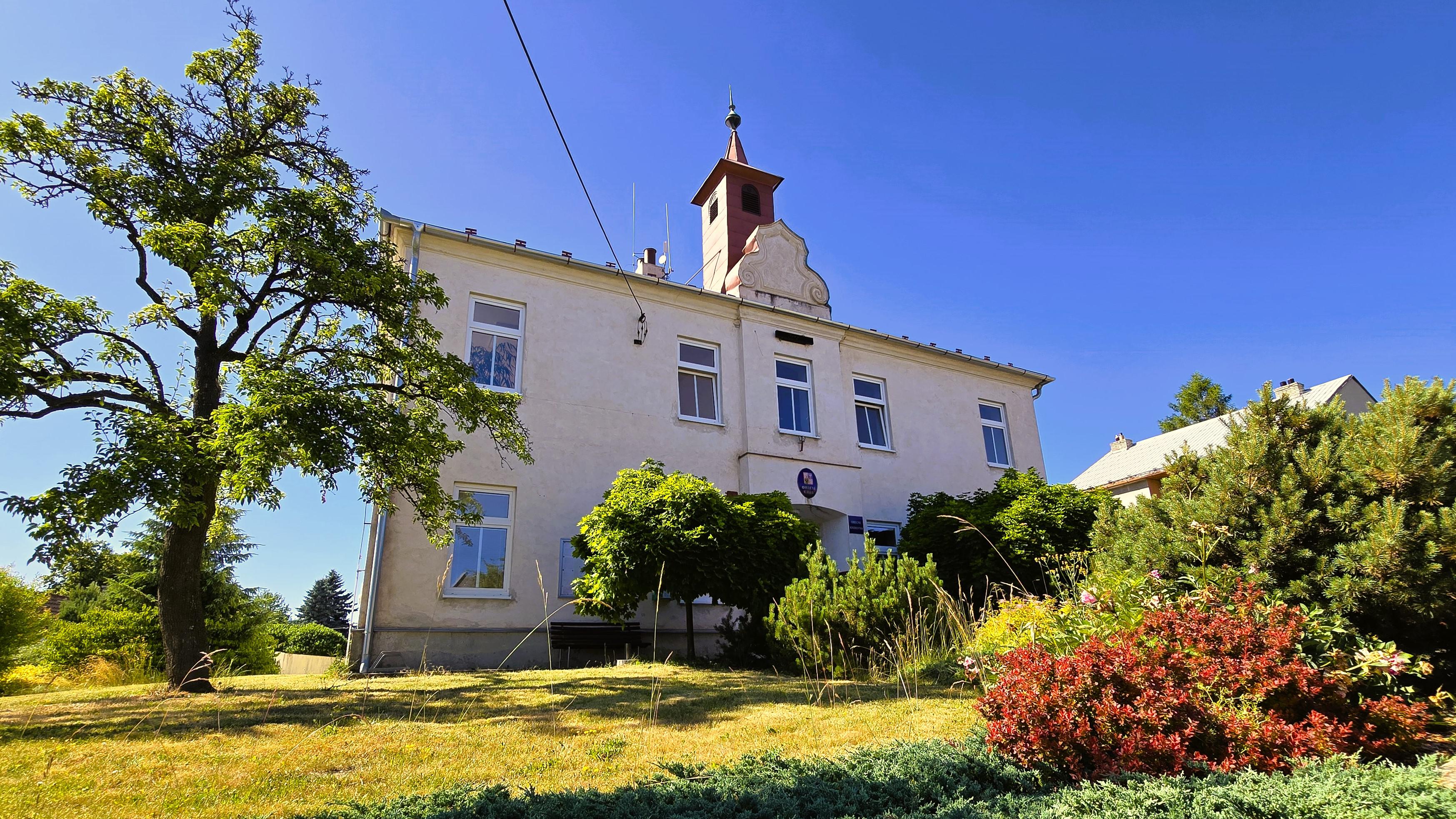 Obec Otinoves - obecní knihovna foto 2